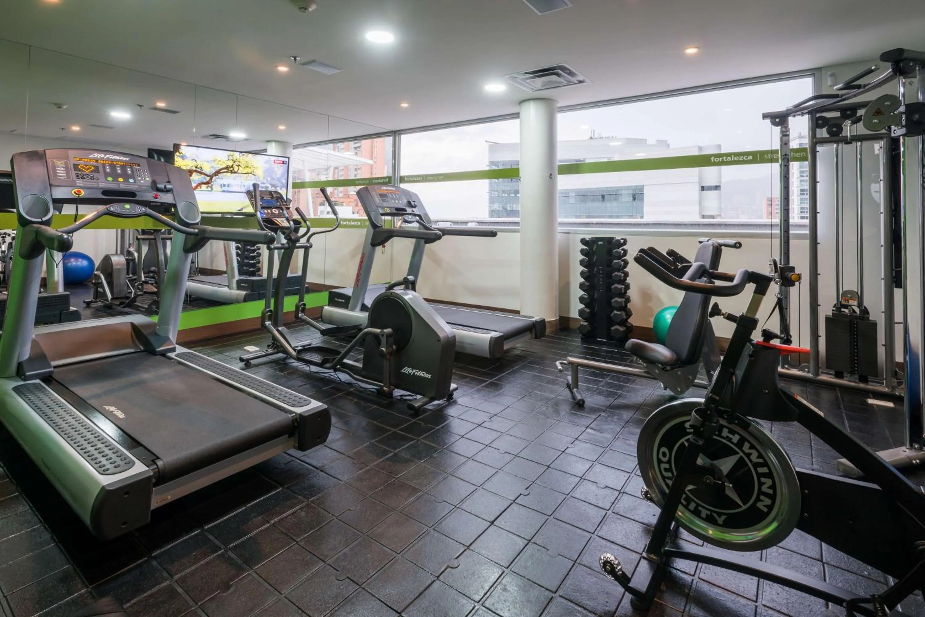 Fitness centre/facilities in Hampton By Hilton Bogota Airport