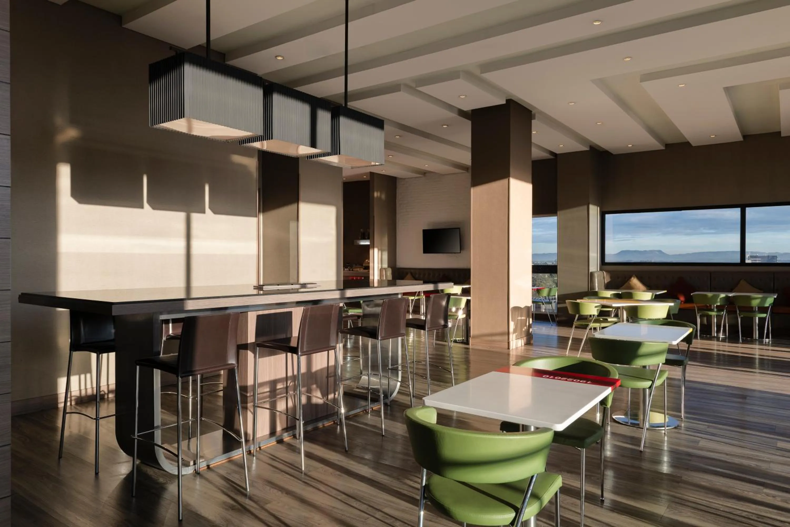 Restaurant/places to eat in Hampton By Hilton Bogota Airport