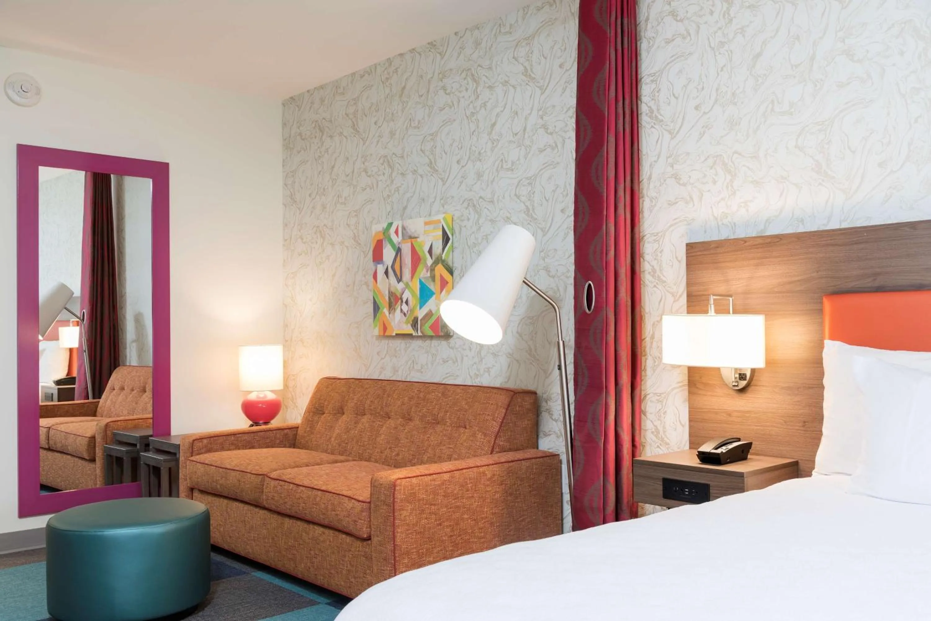 Bed in Home2 Suites by Hilton Louisville Downtown NuLu