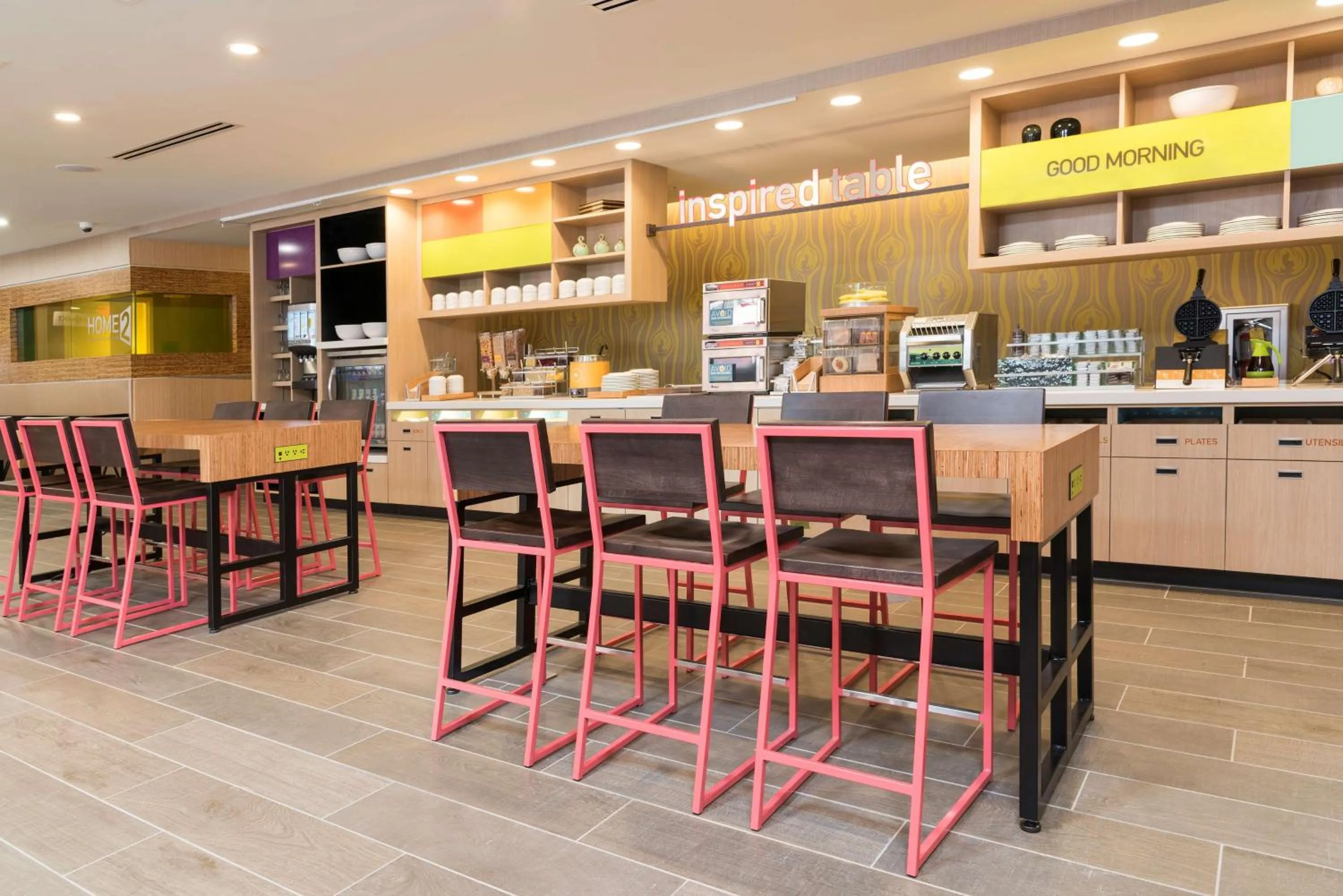 Dining area in Home2 Suites by Hilton Louisville Downtown NuLu