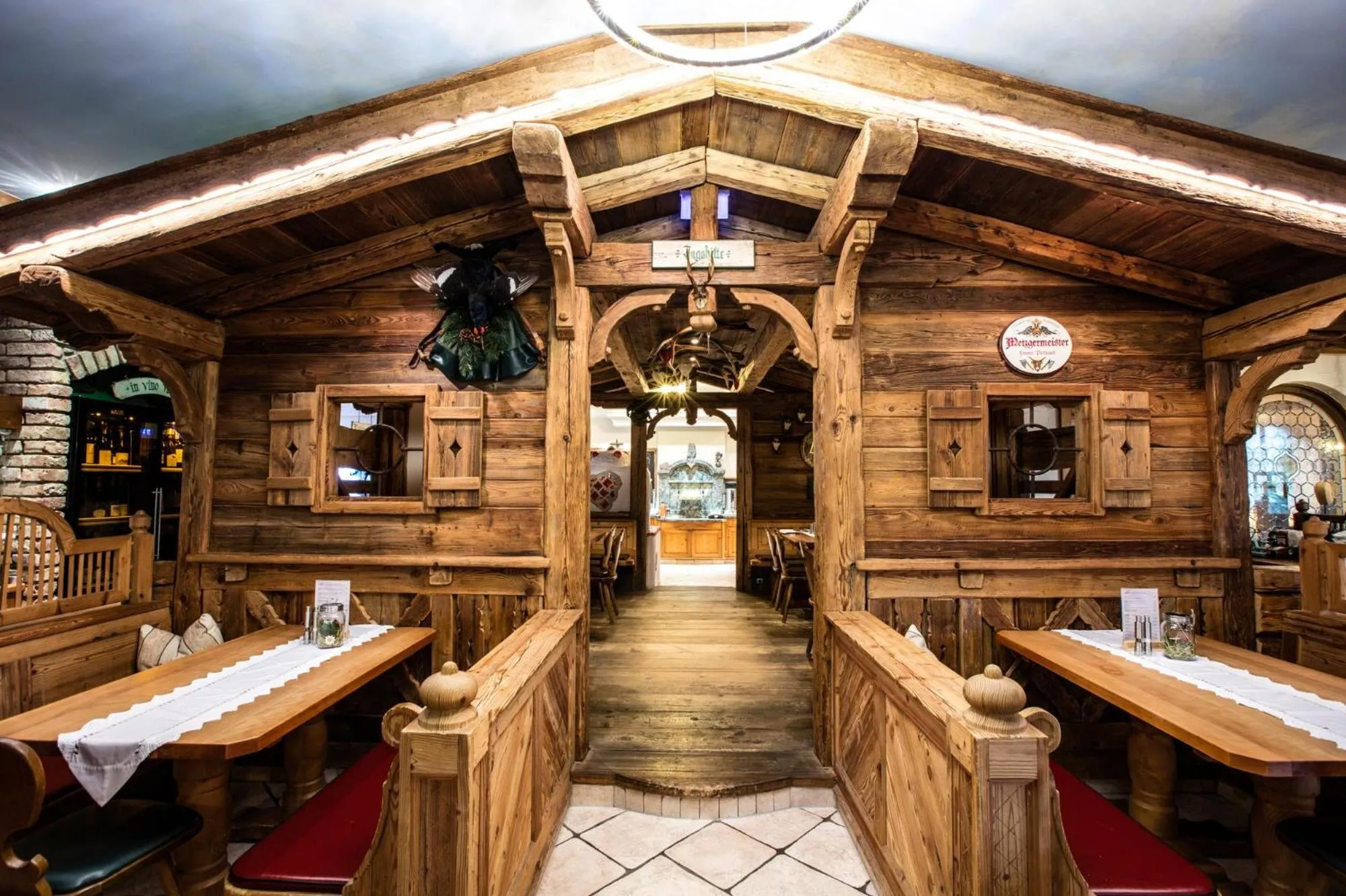 Restaurant/places to eat in Hotel Gasthof Perauer