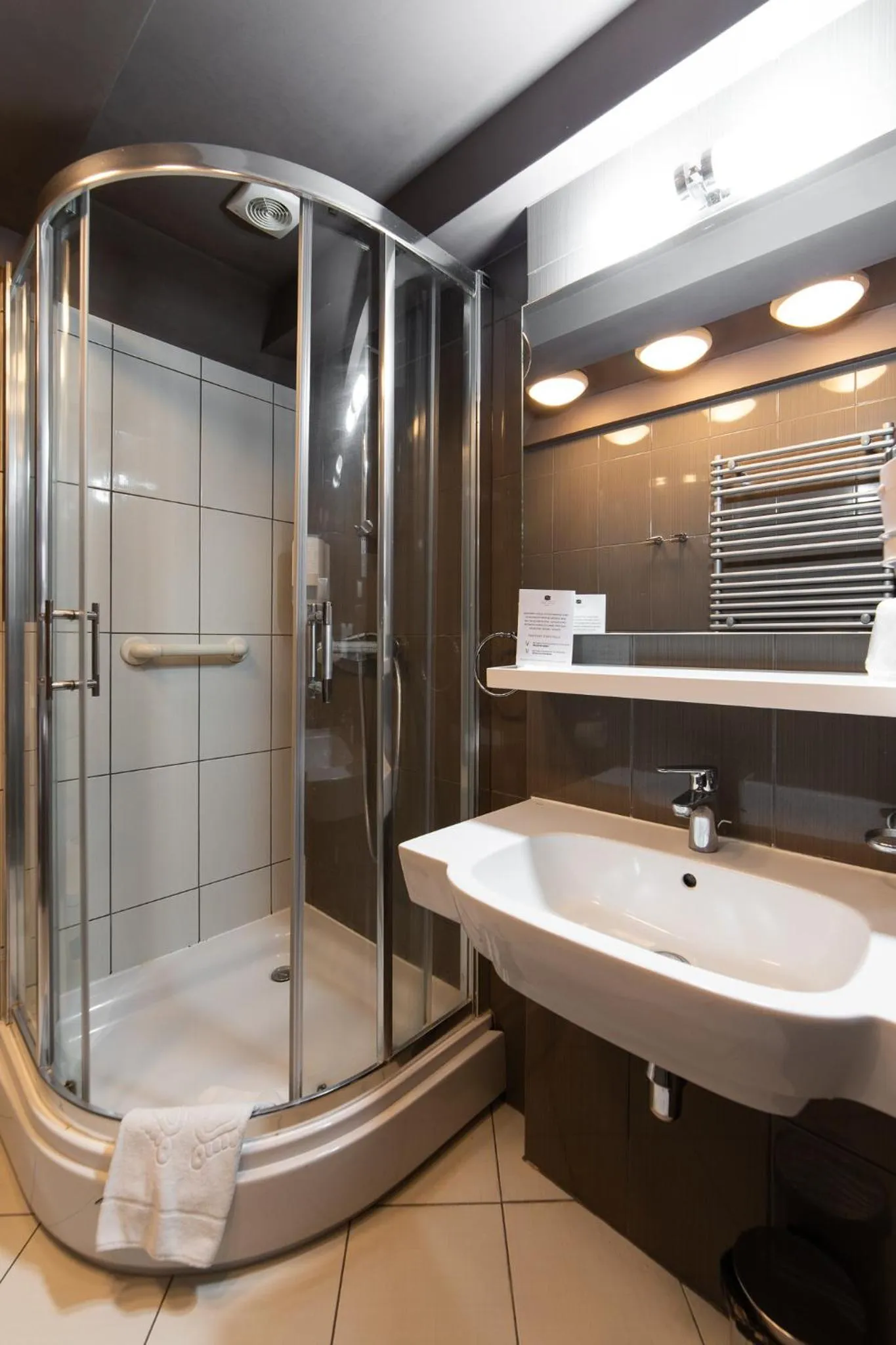 Shower in Hotel Artus - Old Town