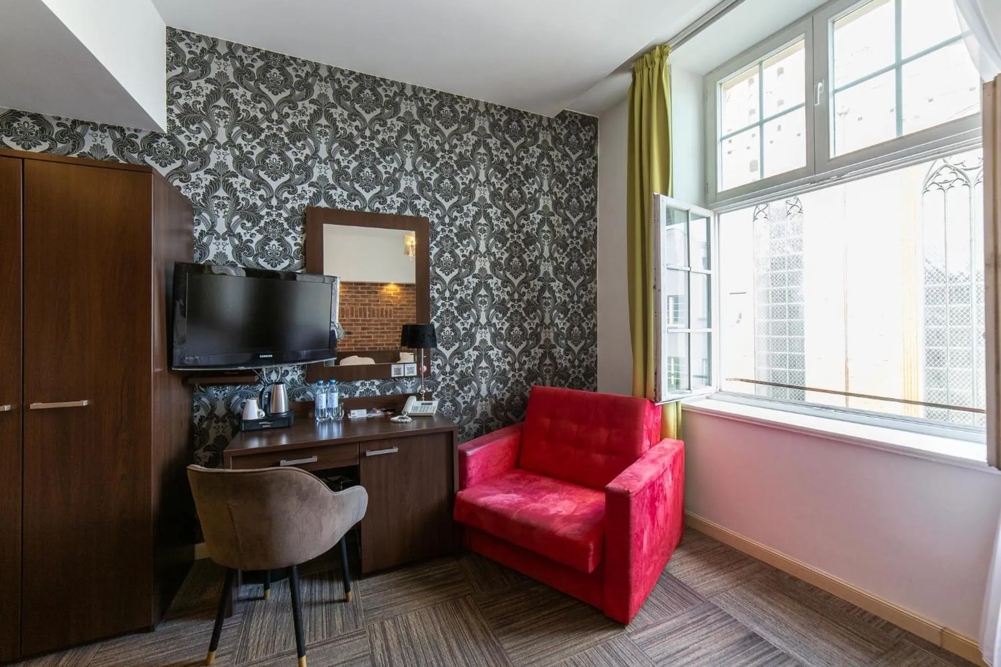 TV and multimedia in Hotel Artus - Old Town