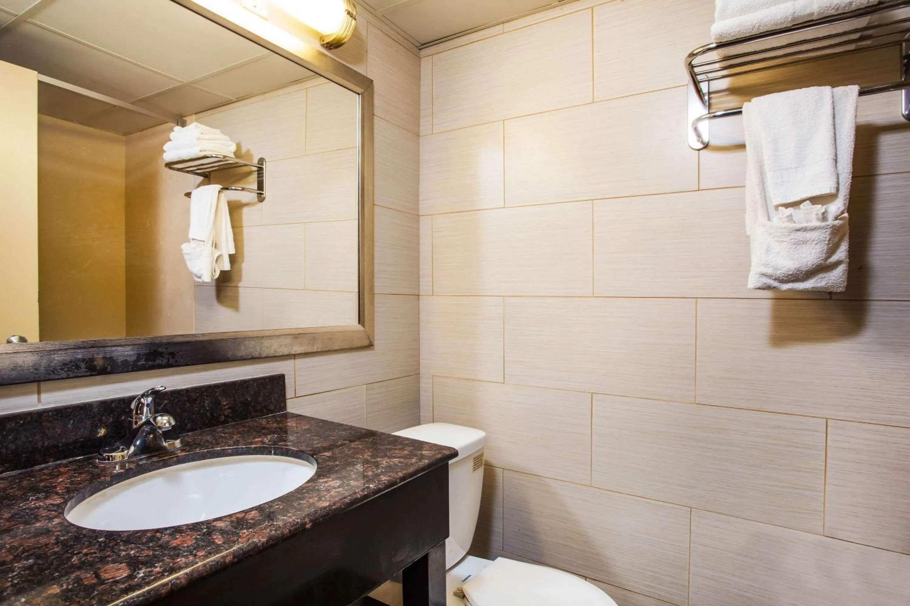 Bathroom in Howard Johnson by Wyndham North Plainfield