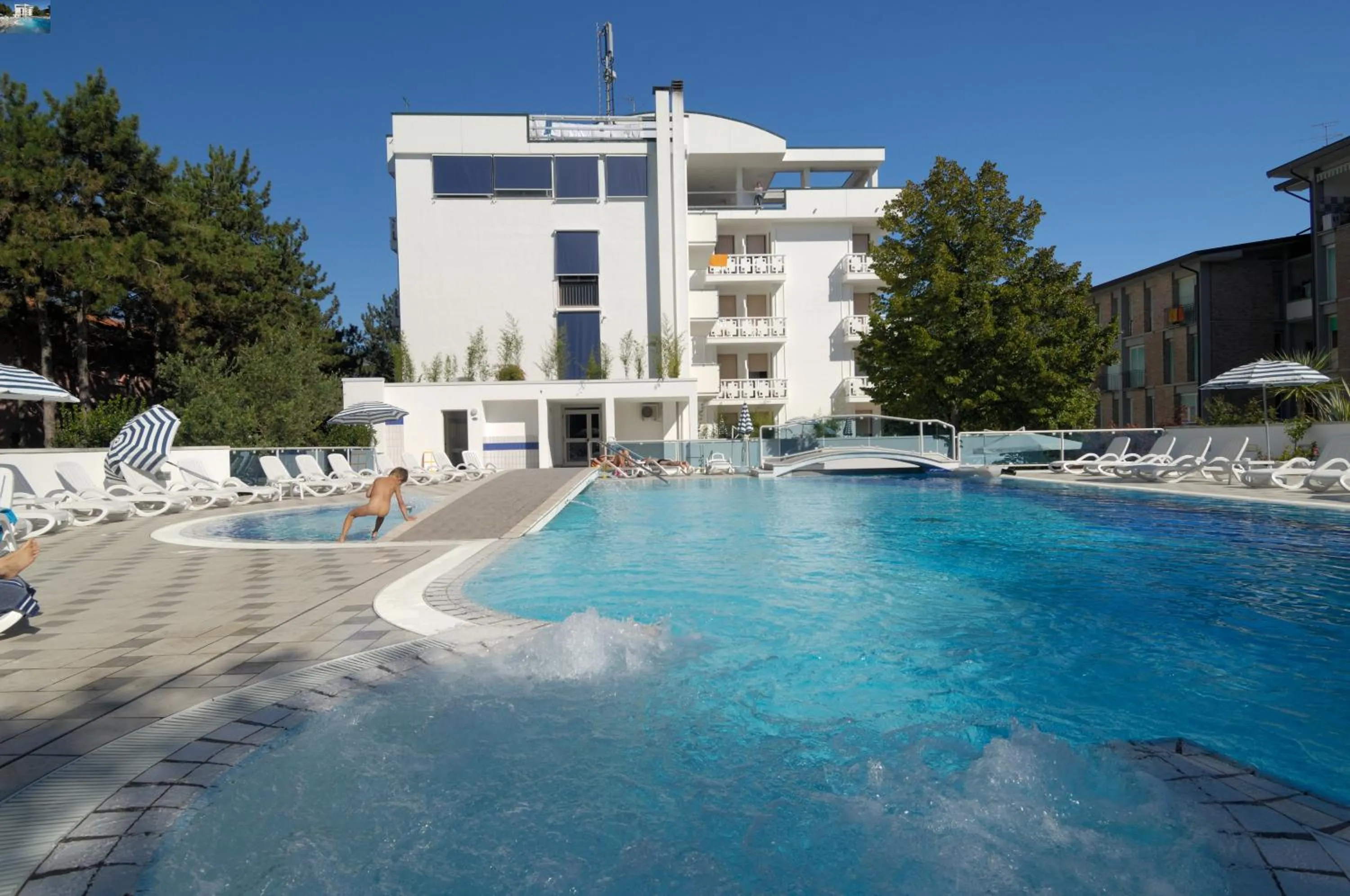 Swimming pool in Hotel Firenze