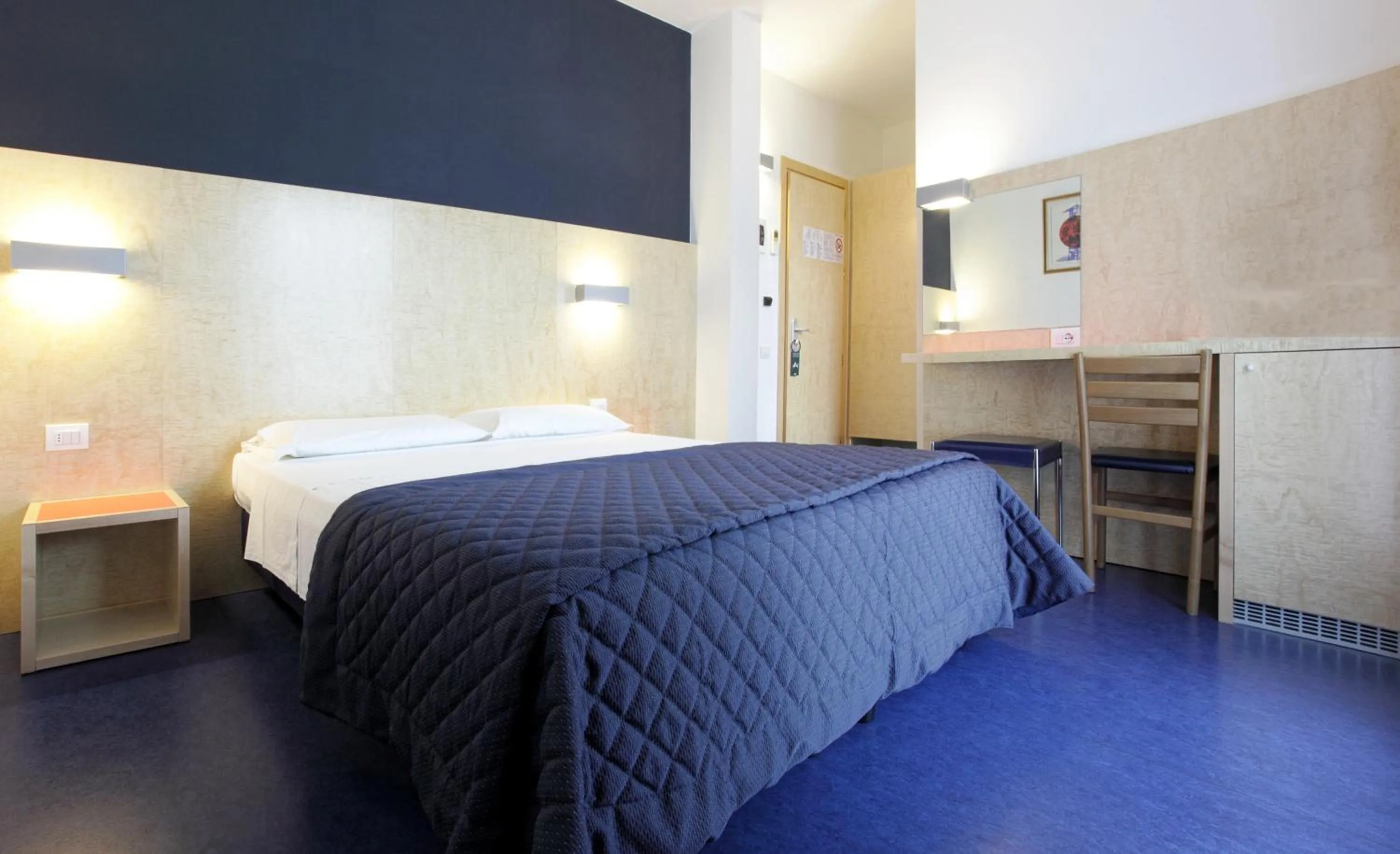 Bedroom, Bed in Hotel Firenze