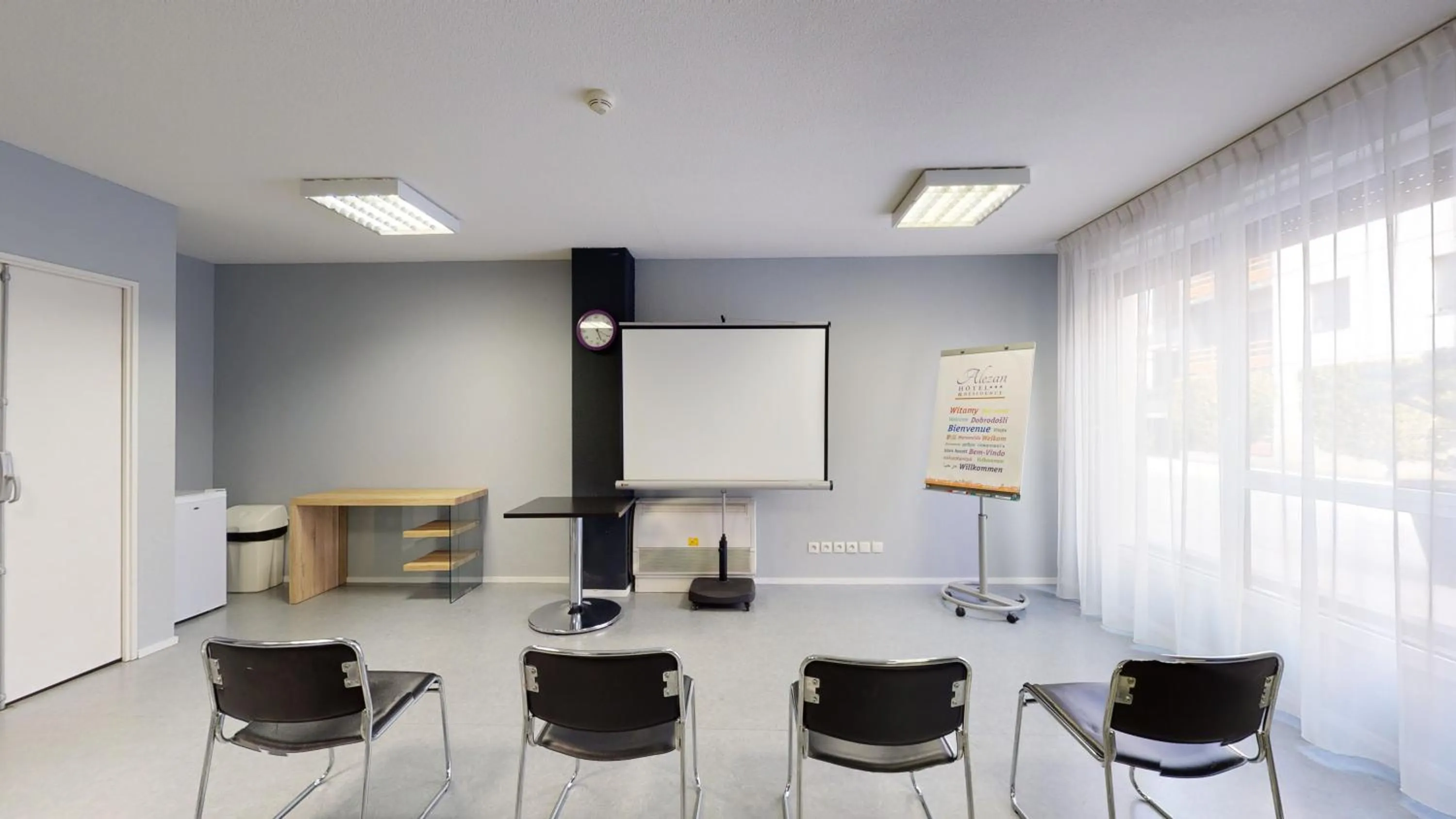 Business facilities in Alezan Hôtel & Résidence