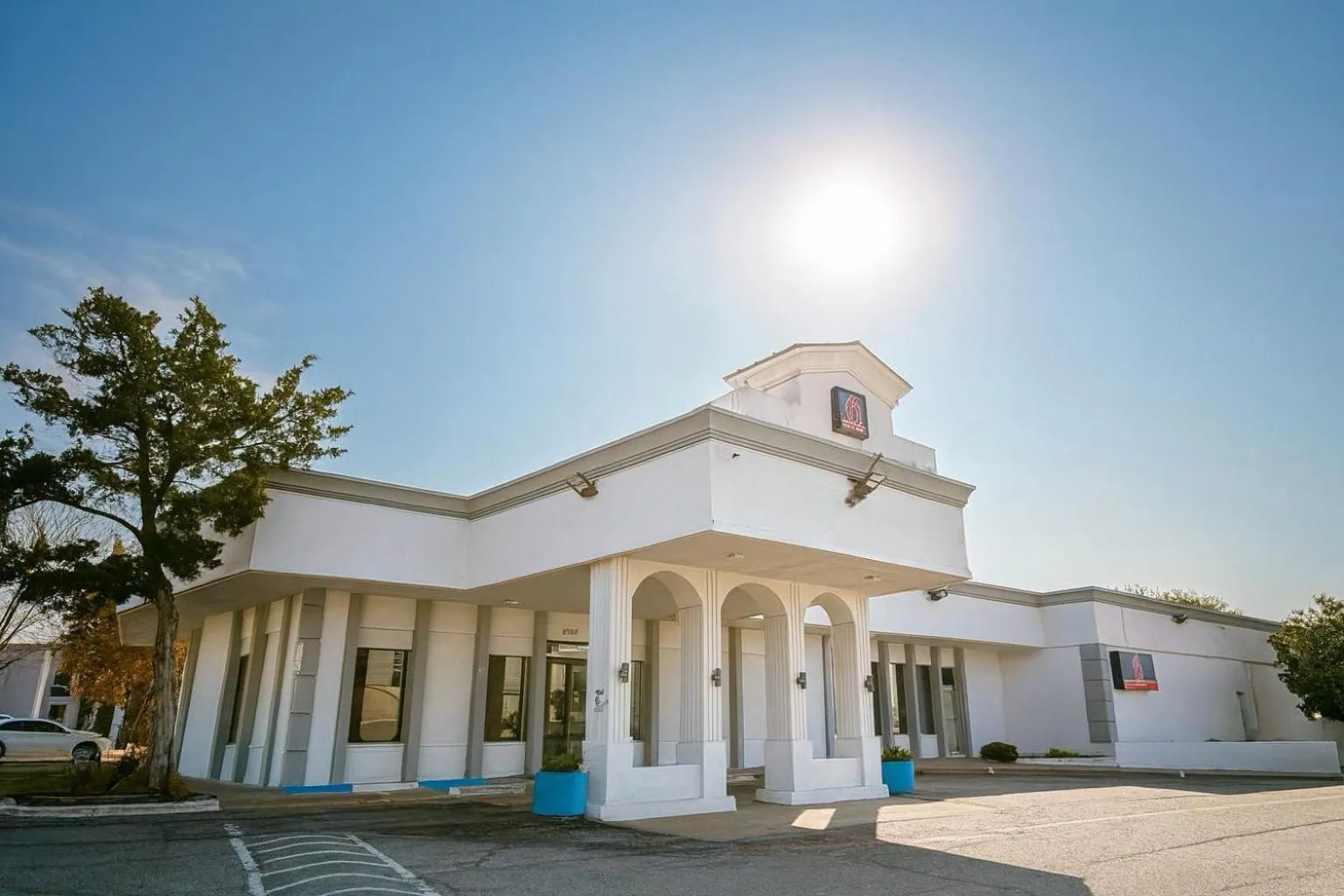 Property building in Motel 6 Sherman, TX