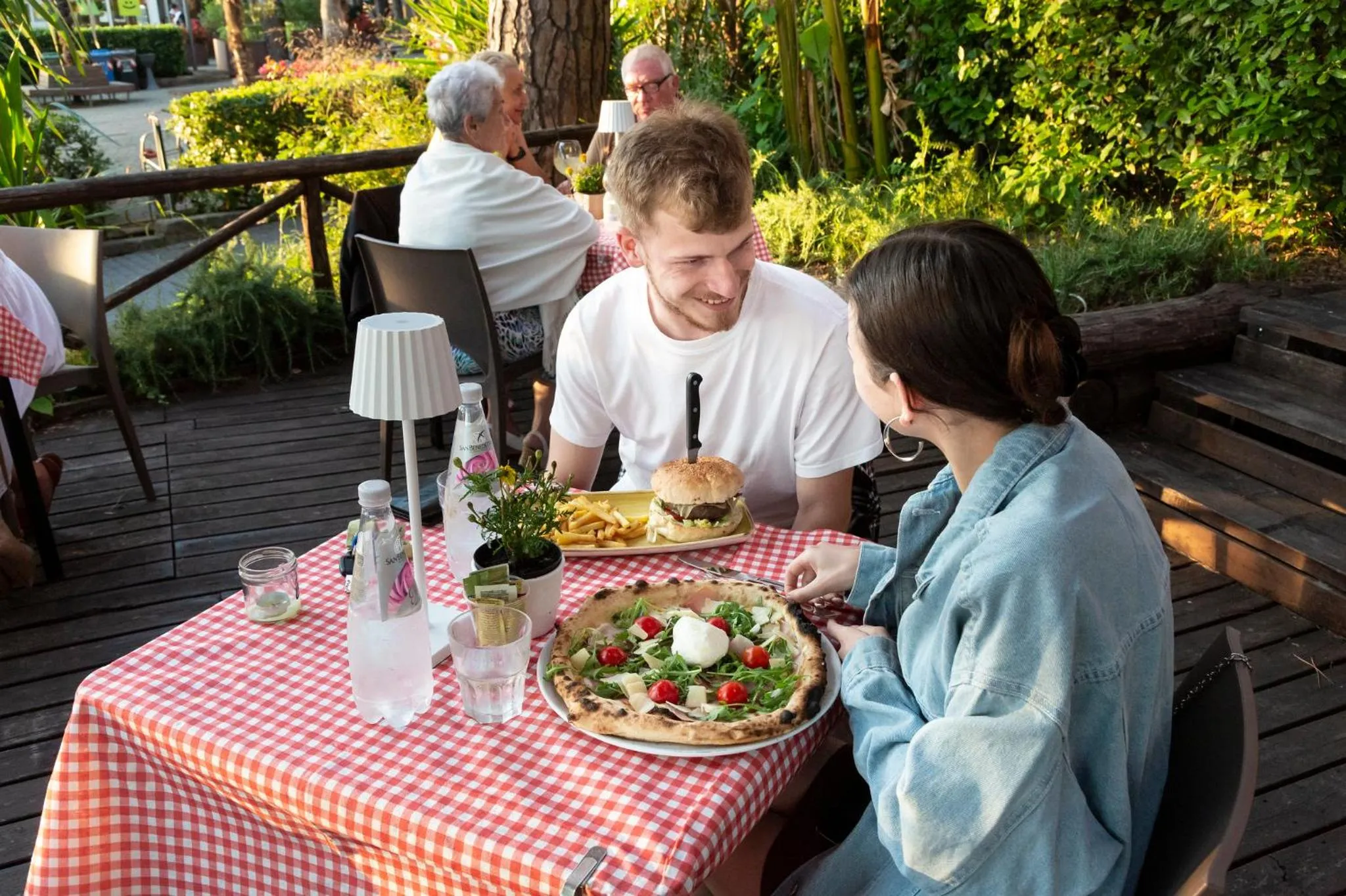 Restaurant/places to eat in Fabulous village