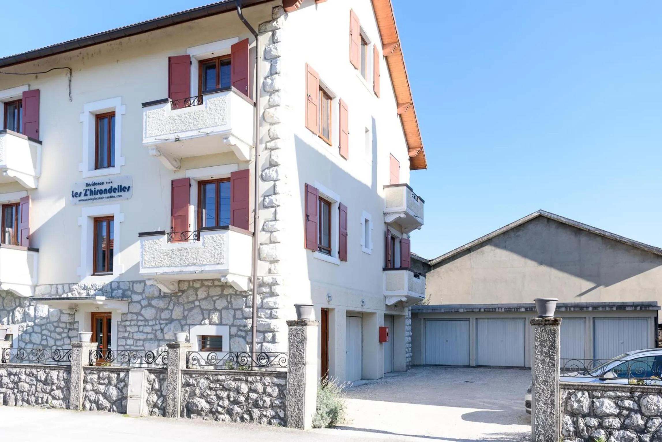 Facade/entrance in Les Z'hirondelles