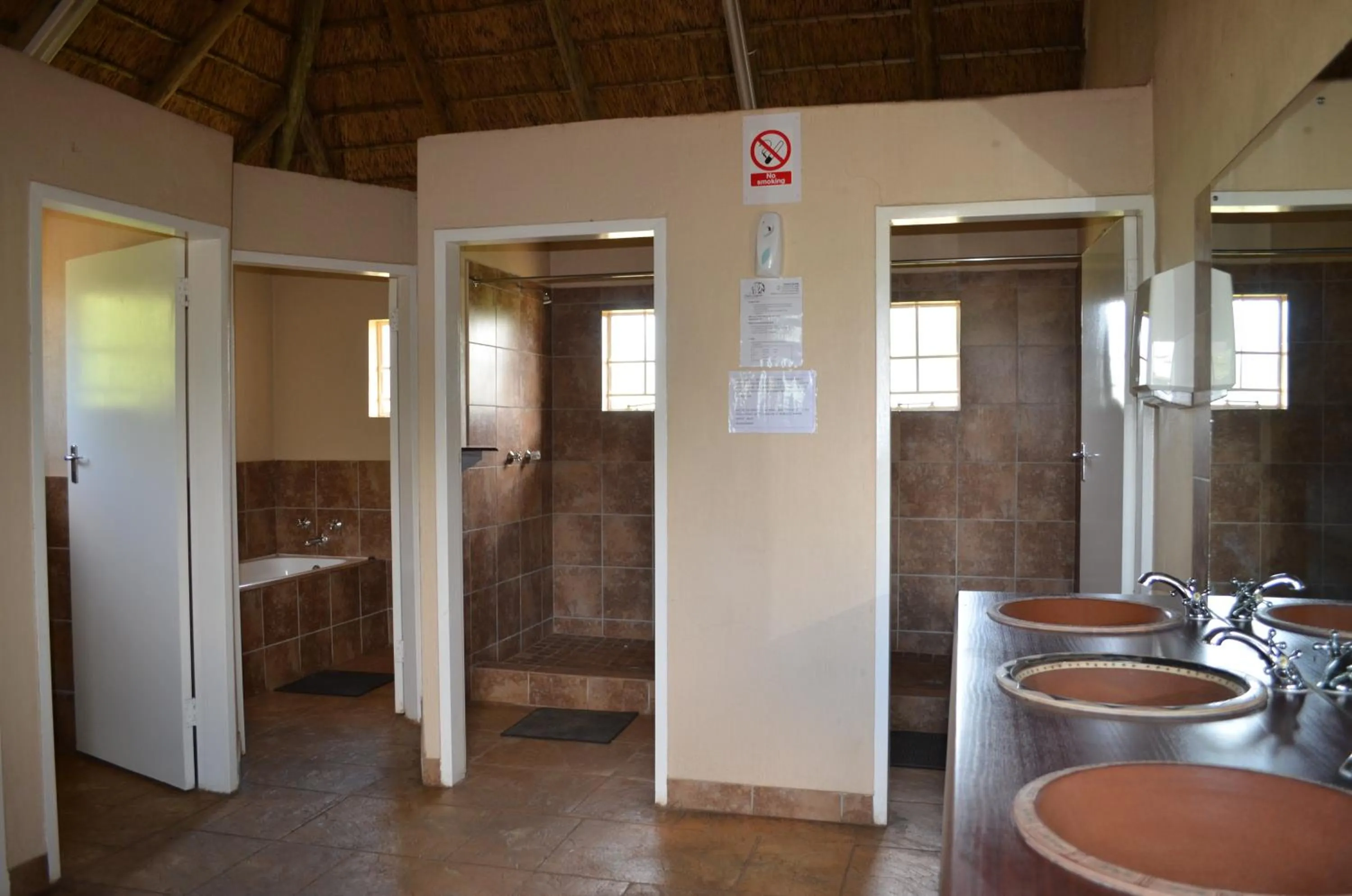 Bathroom in Tava Lingwe Game Lodge & Wedding Venue