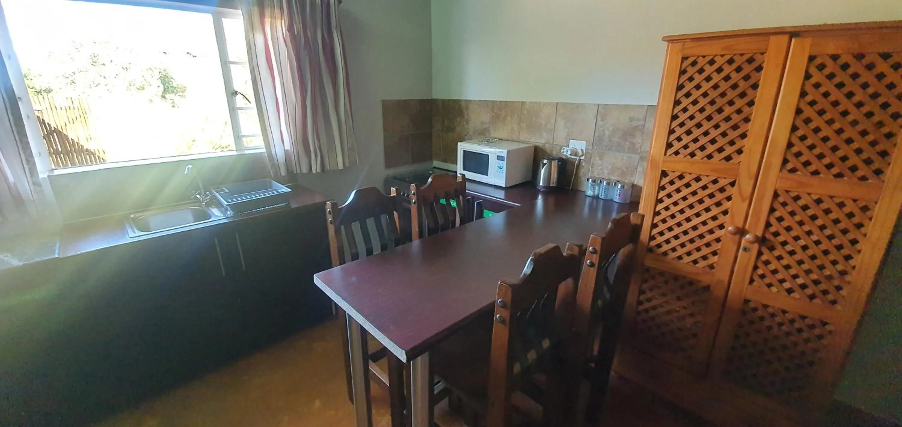 Kitchen or kitchenette in Tava Lingwe Game Lodge & Wedding Venue