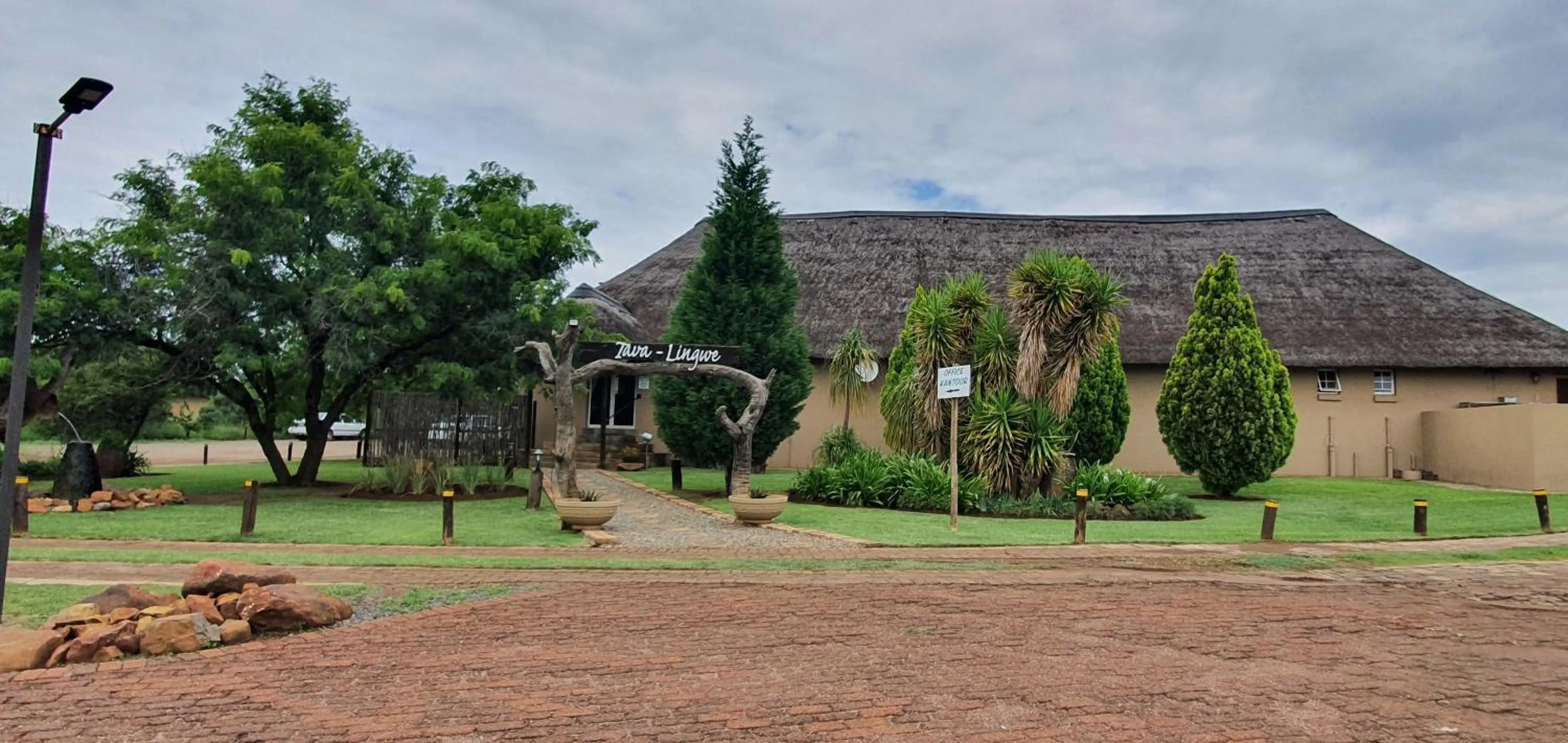 Property building in Tava Lingwe Game Lodge & Wedding Venue