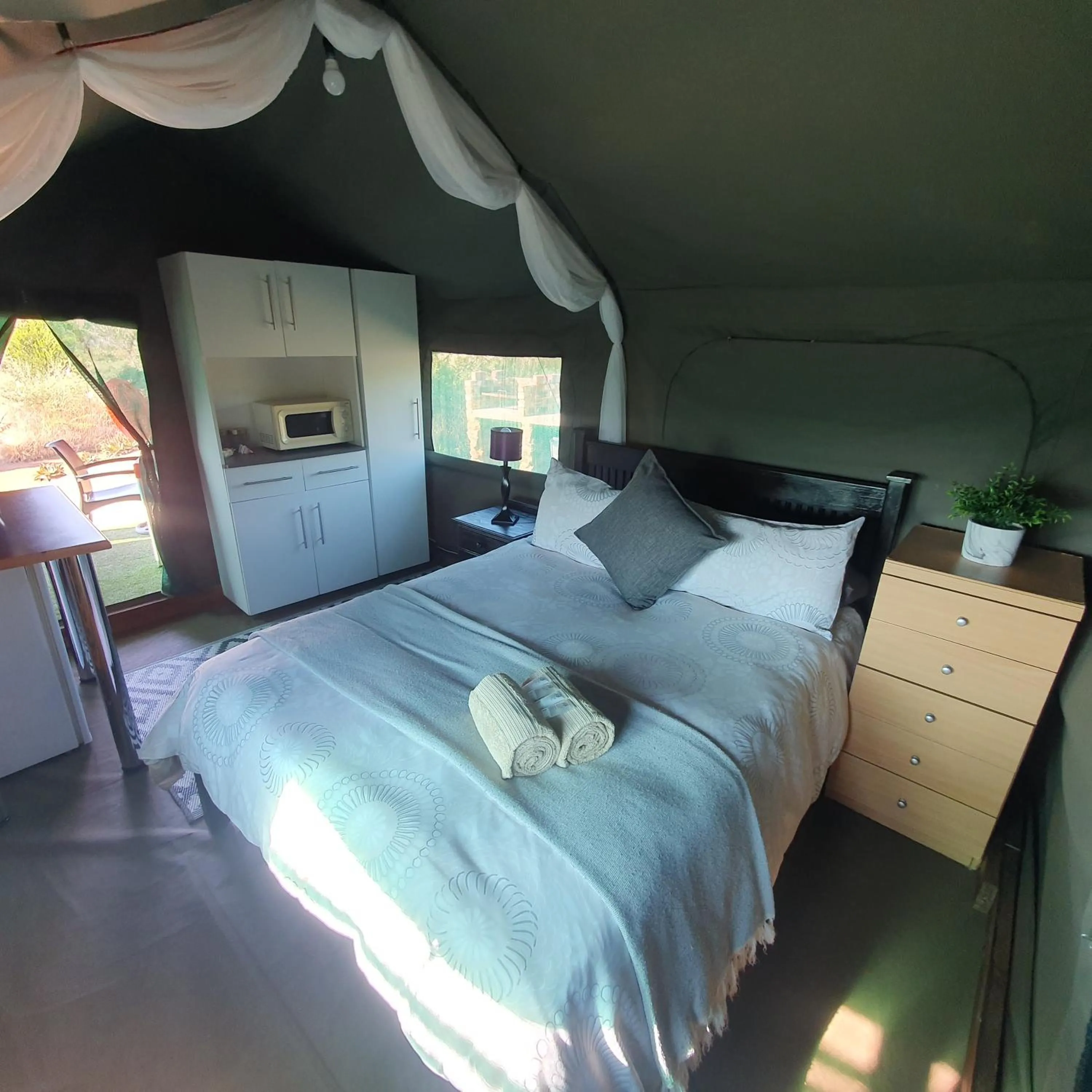 Bed in Tava Lingwe Game Lodge & Wedding Venue