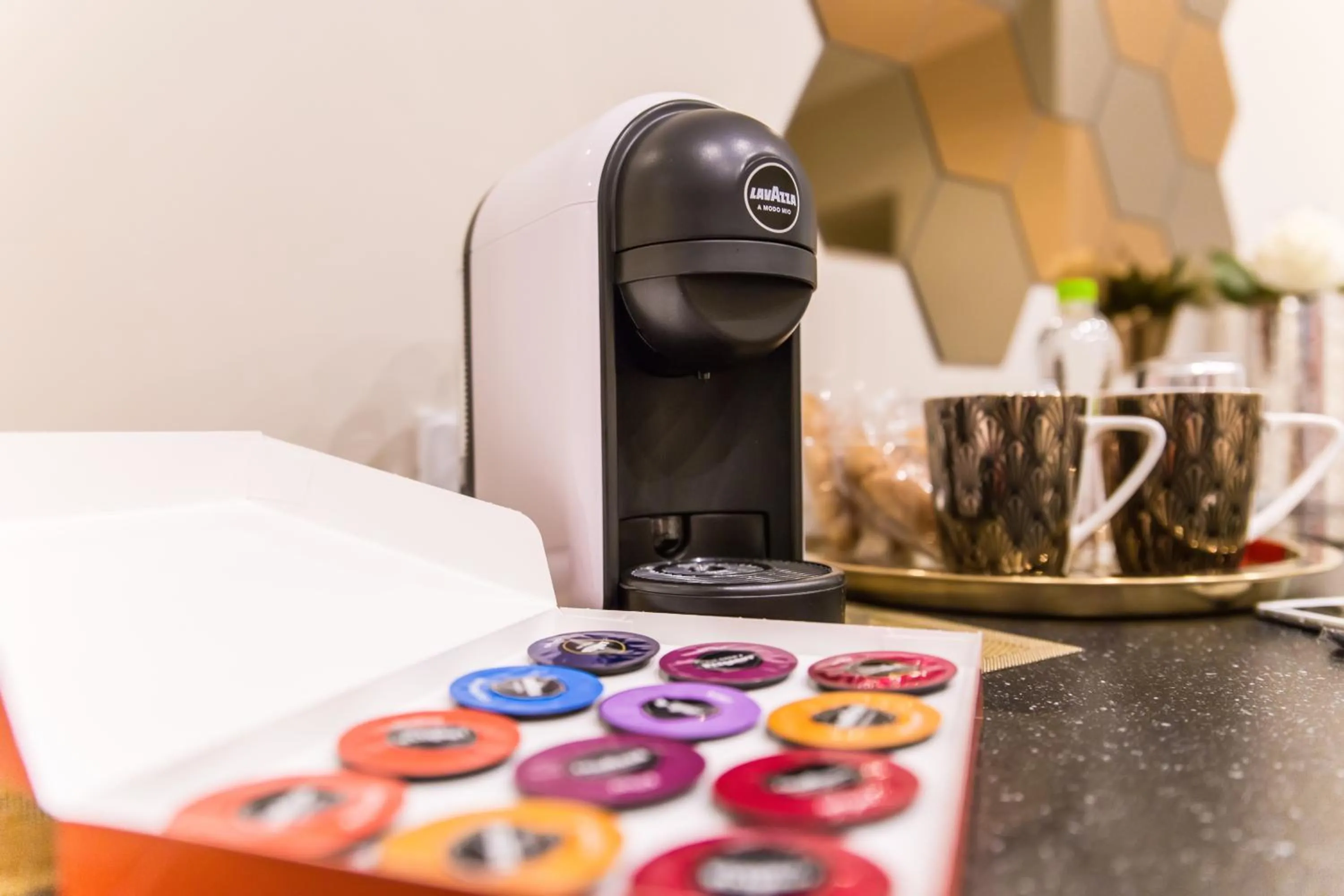 Communal lounge/ TV room in Nazionale Palace Suites