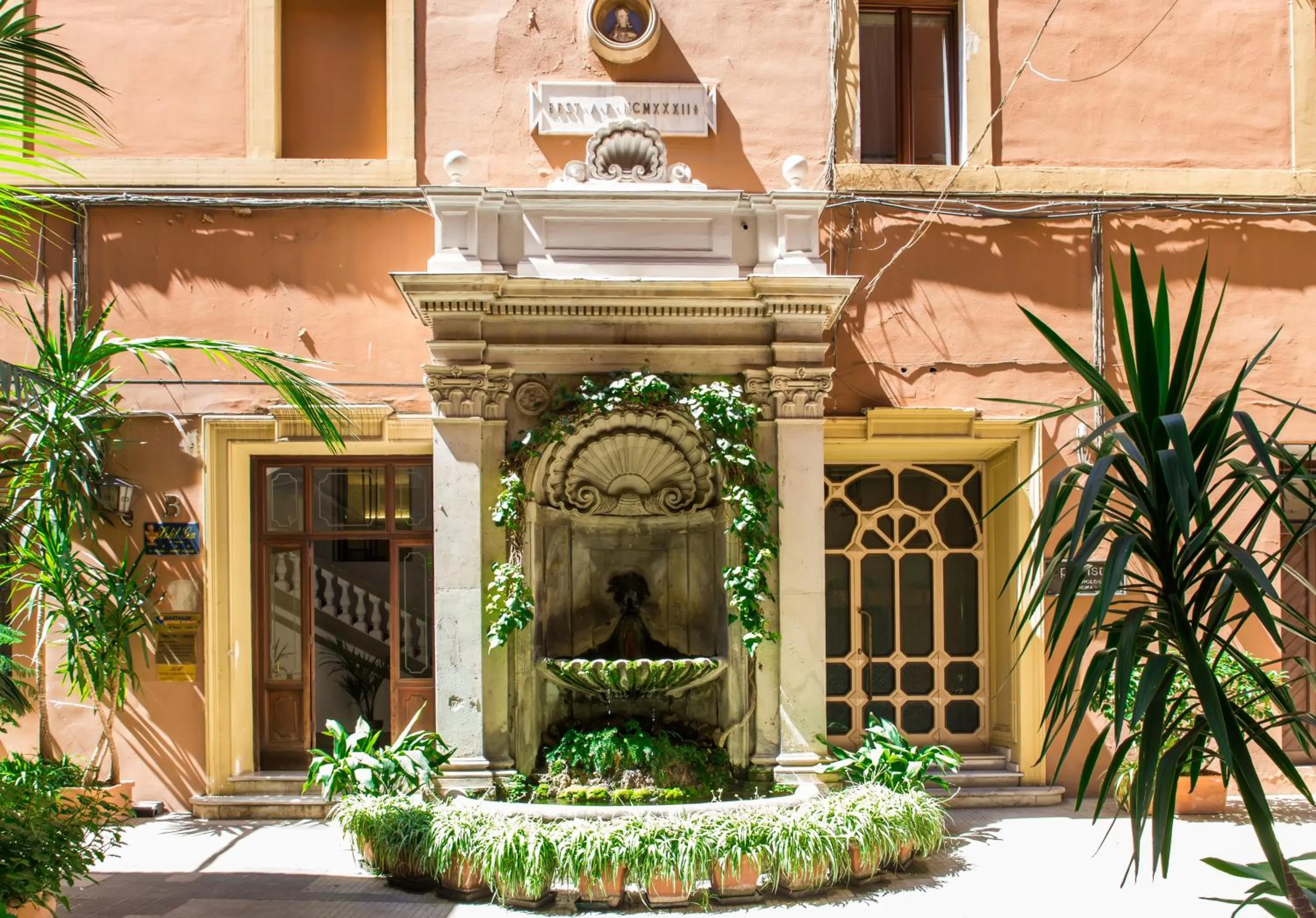 Facade/entrance in Nazionale Palace Suites
