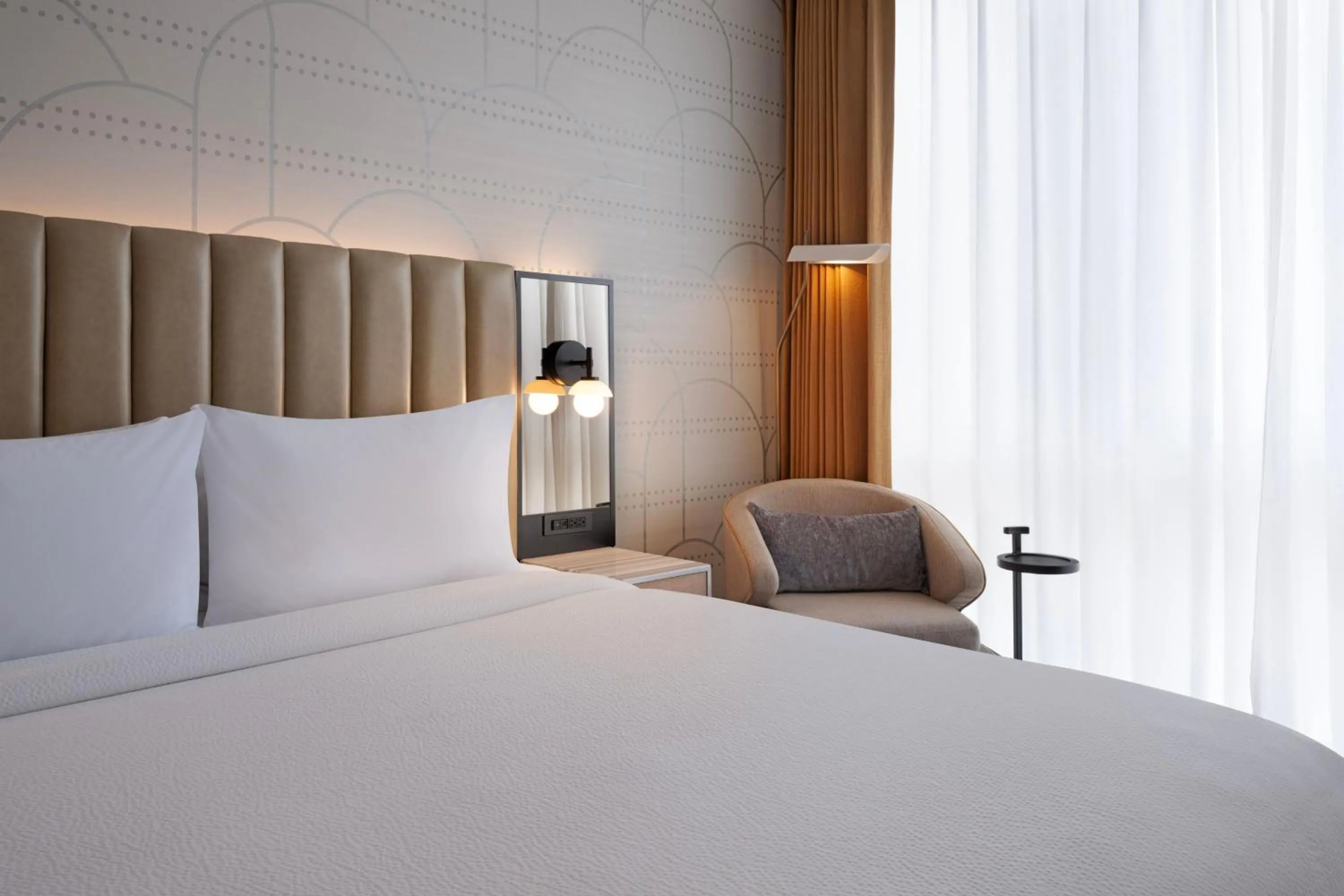 Photo of the whole room, Bed in Courtyard by Marriott New York Manhattan / Soho