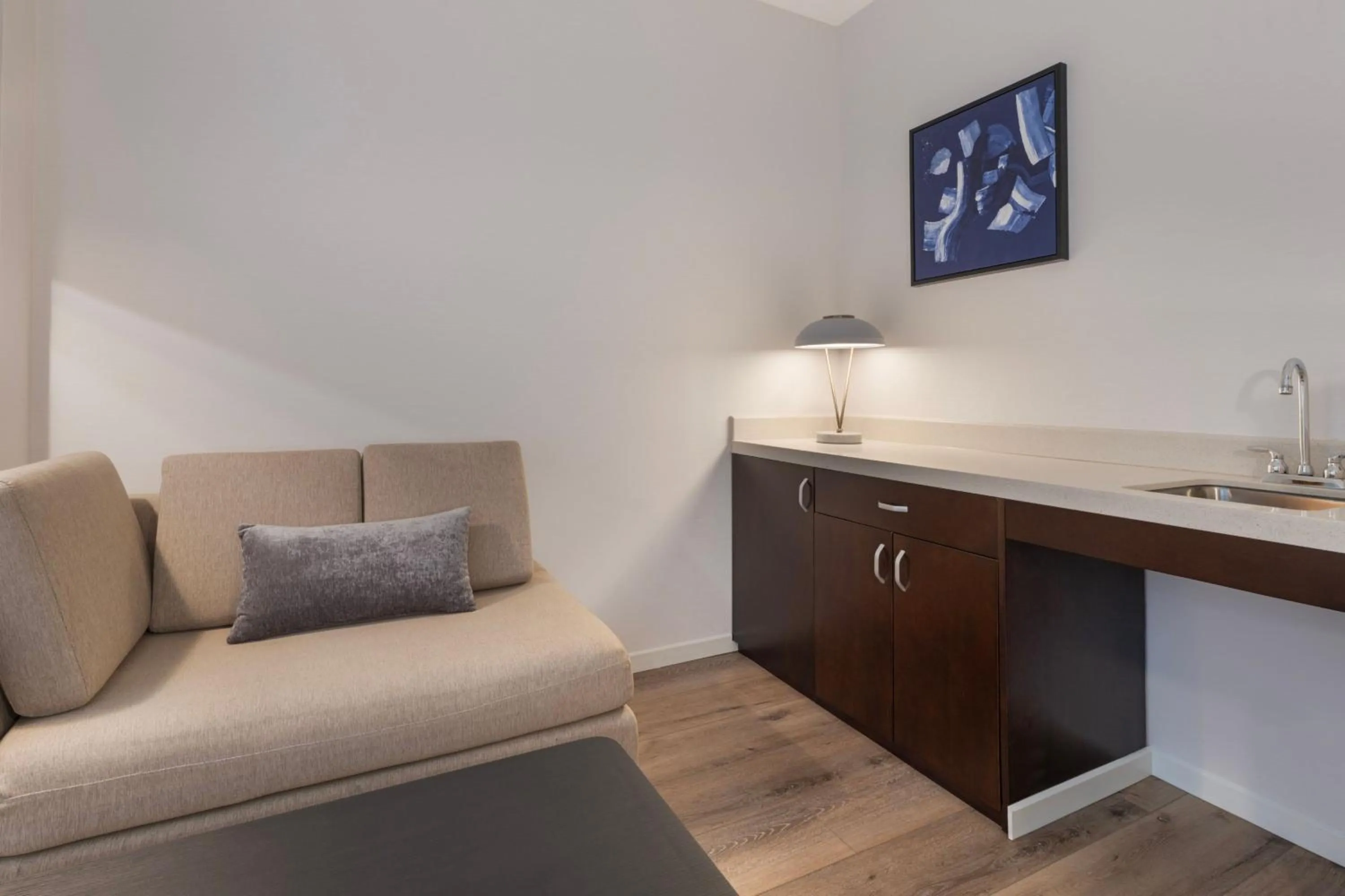 Photo of the whole room in Courtyard by Marriott New York Manhattan / Soho