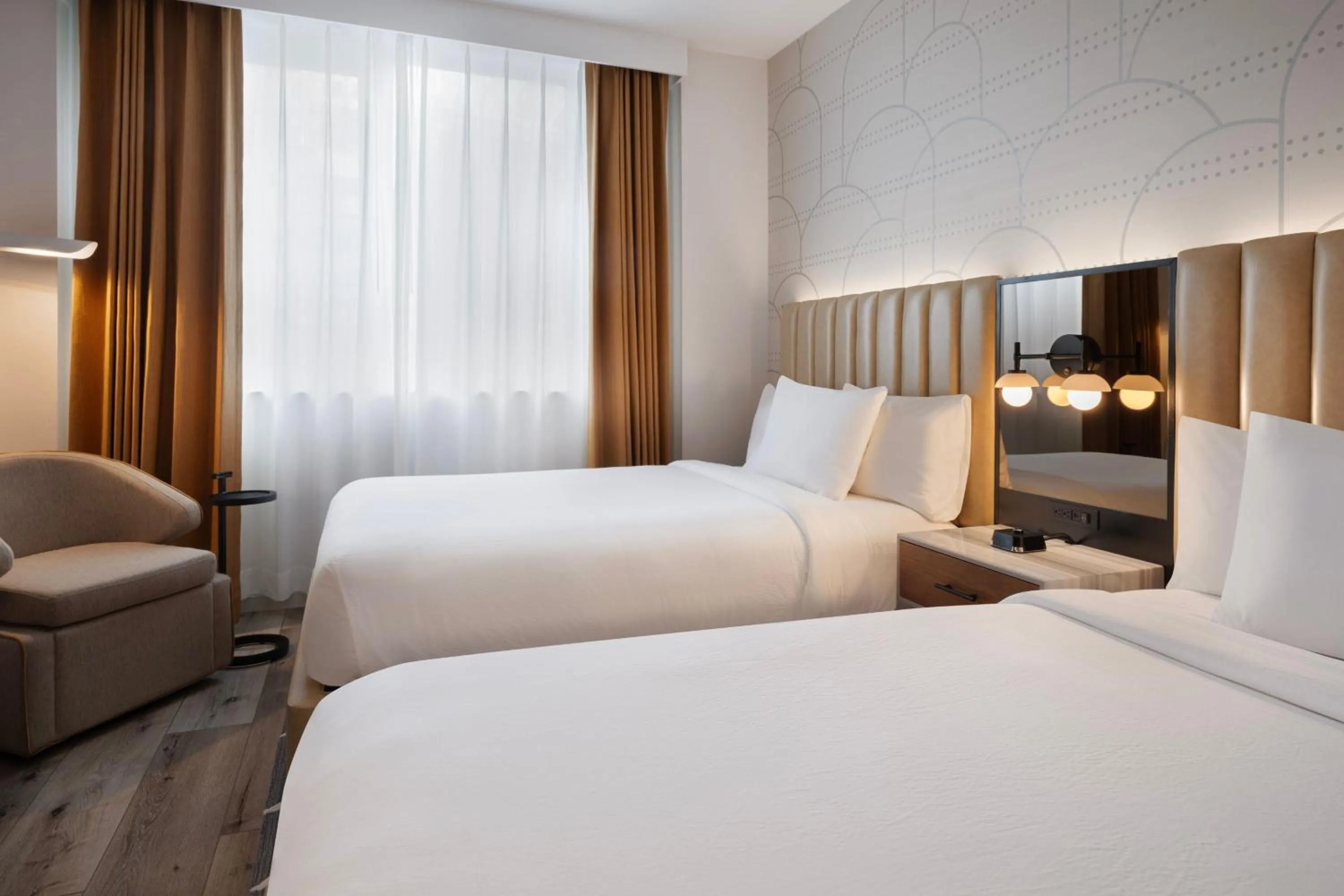 Photo of the whole room, Bed in Courtyard by Marriott New York Manhattan / Soho