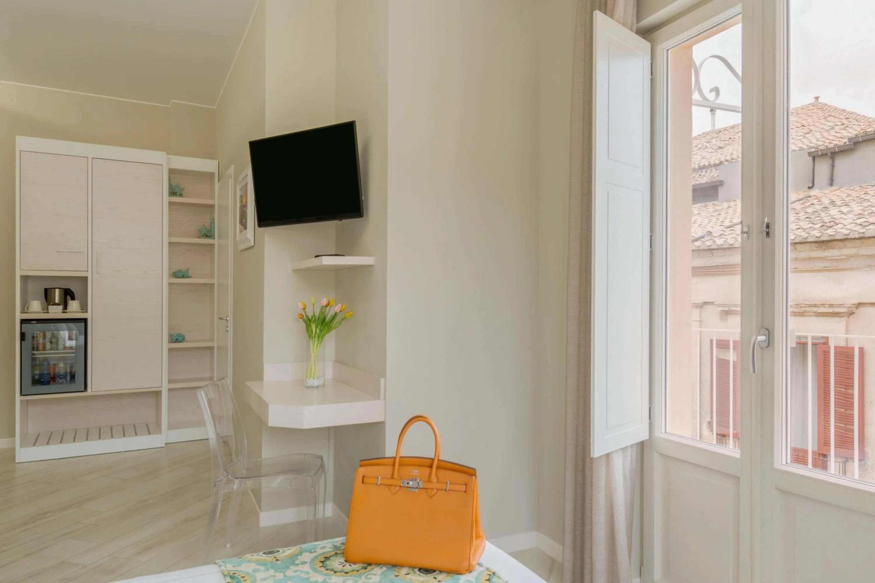 Photo of the whole room in Townhouse Tropea