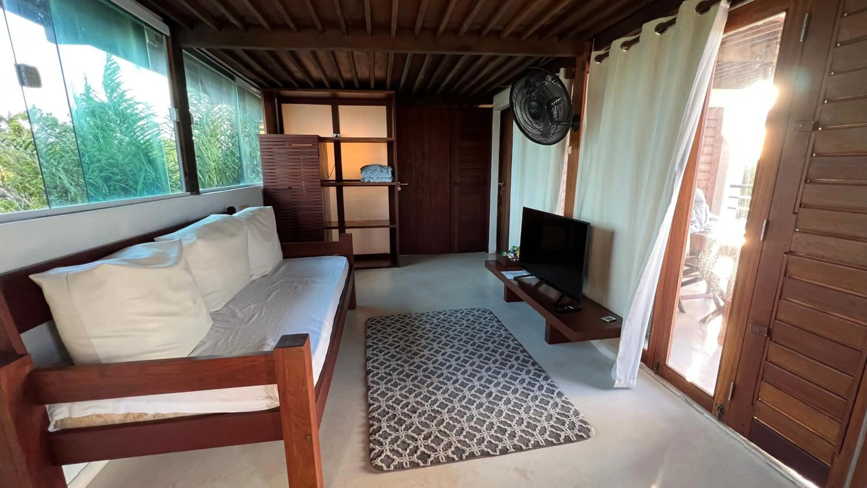 Communal lounge/ TV room in Pipa Panorama Aparthotel