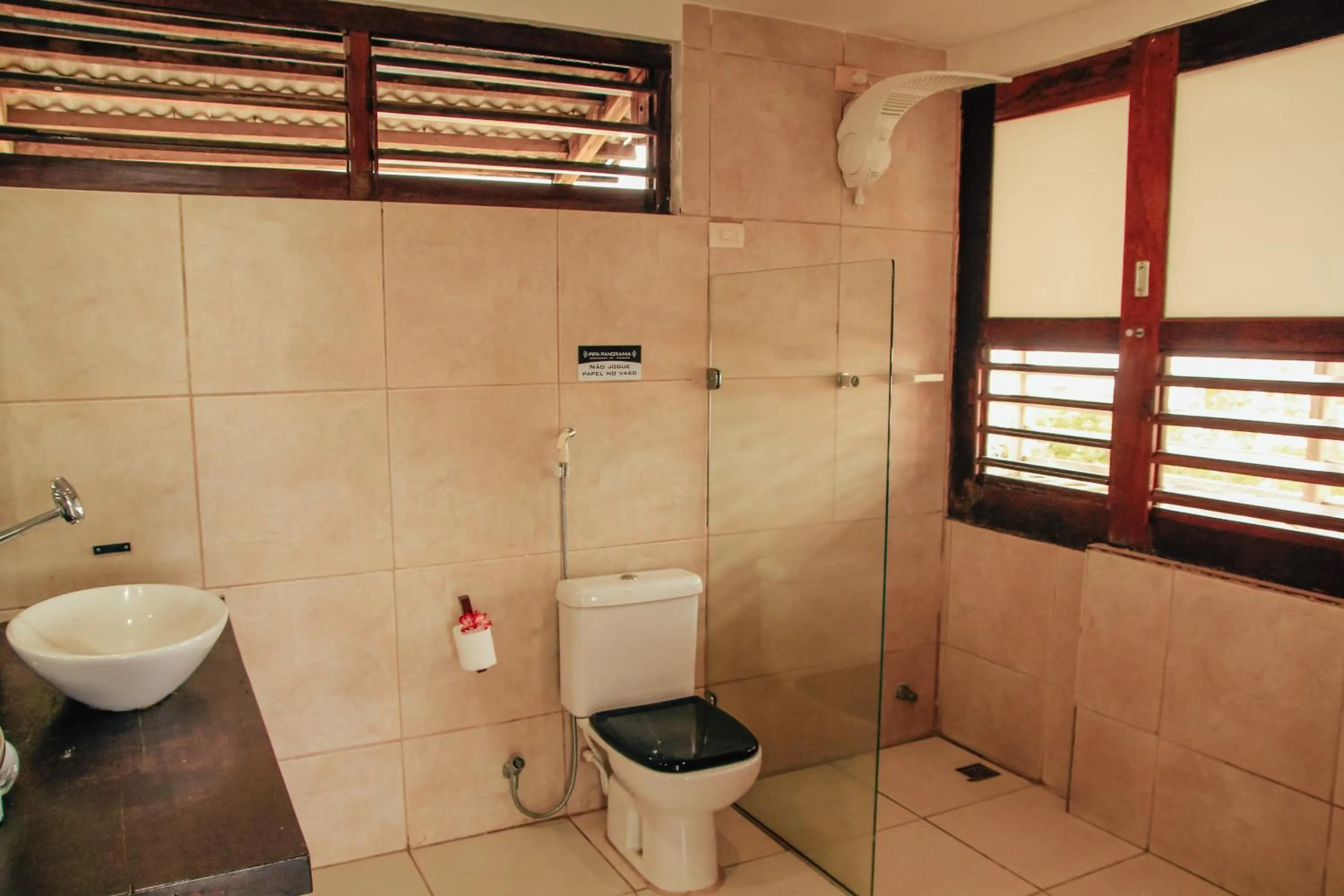 Shower in Pipa Panorama Aparthotel