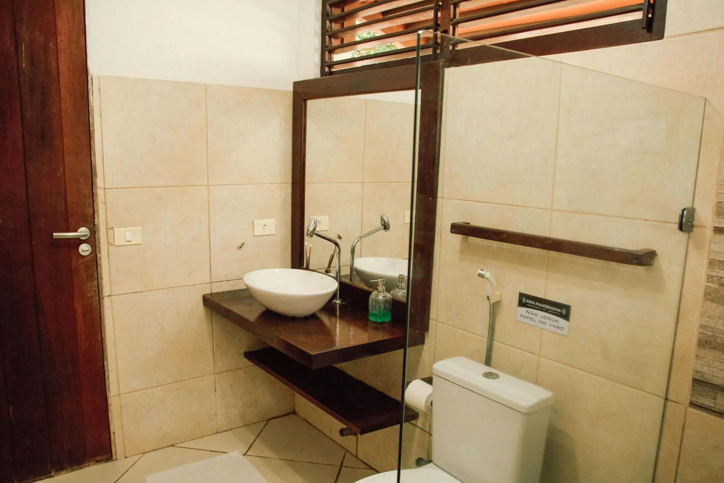 Shower in Pipa Panorama Aparthotel