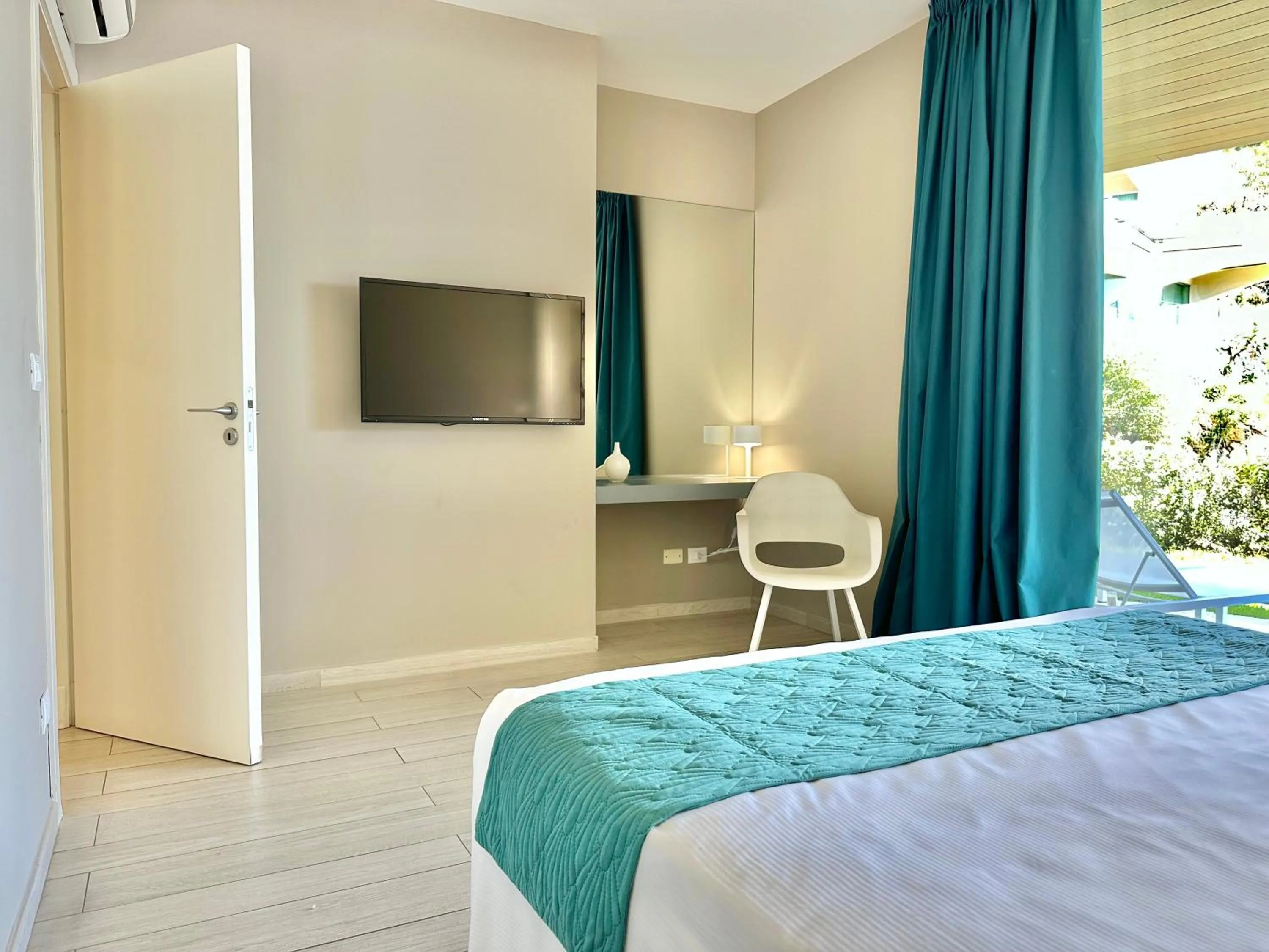 Bed in Isola Bella Infinity Suites