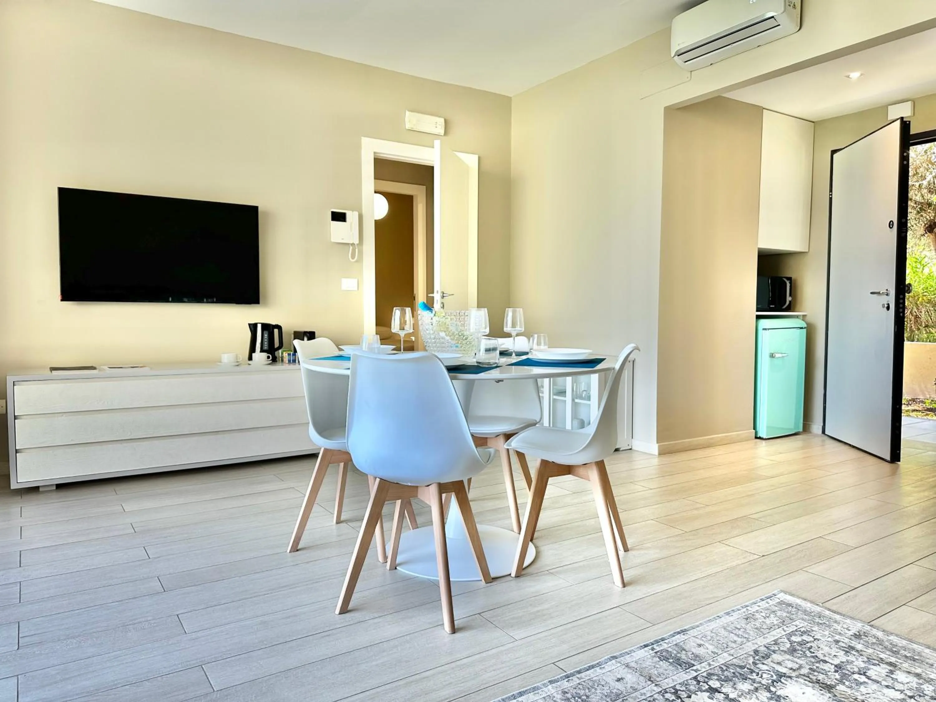 Isola Bella Infinity Suites