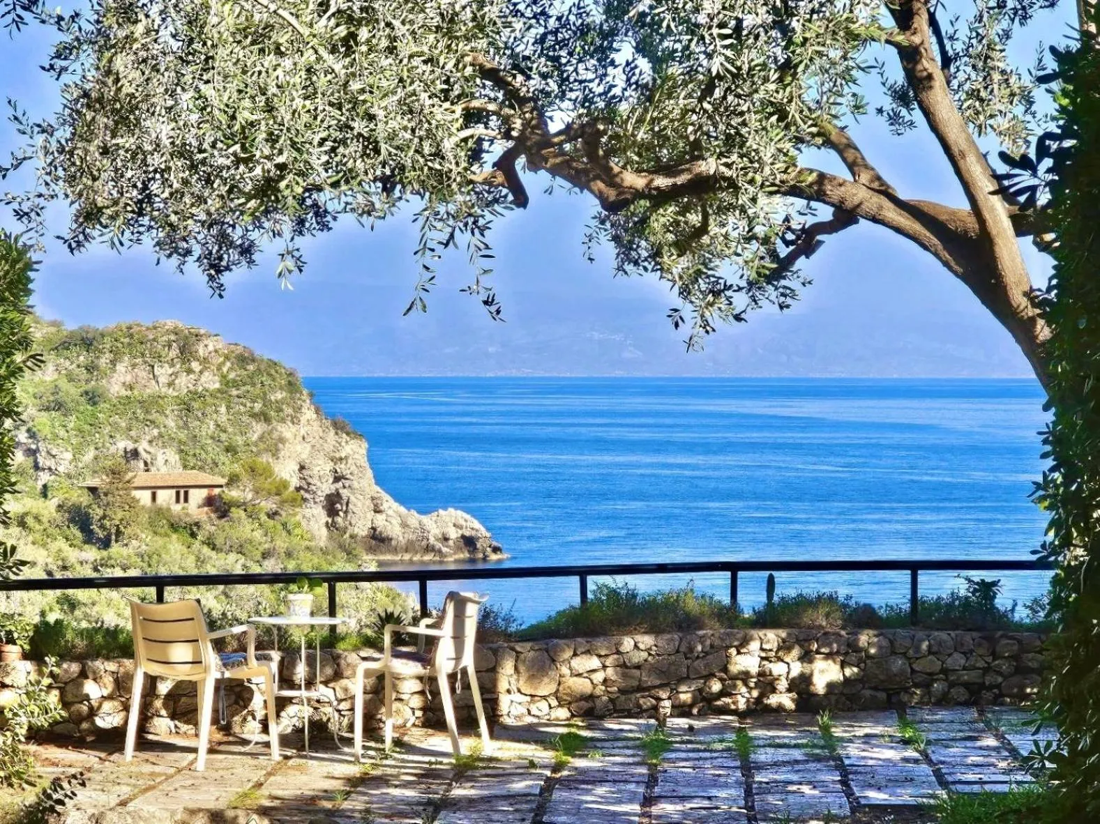 Isola Bella Infinity Suites