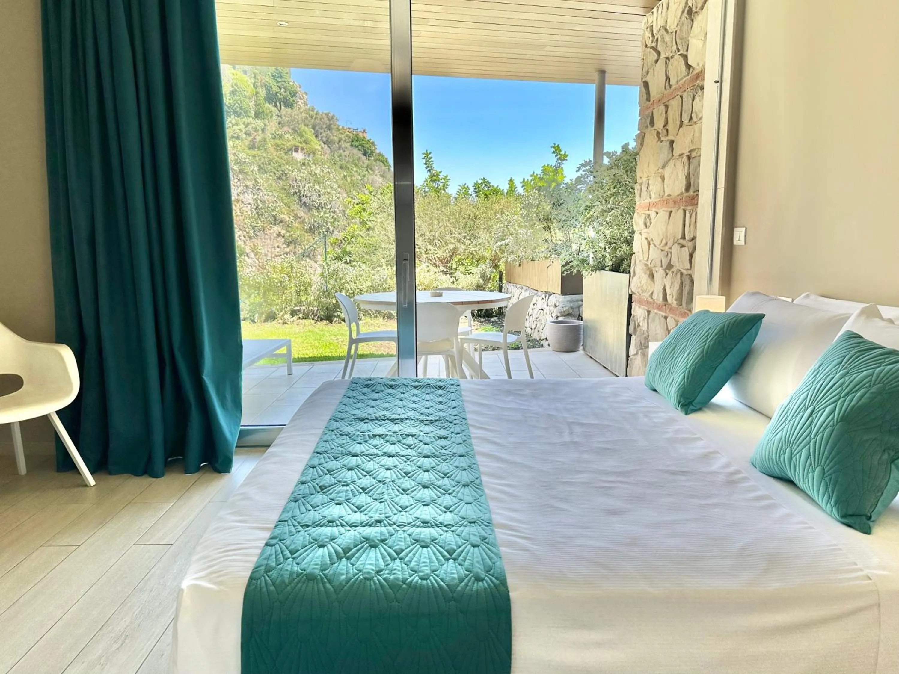 Bed in Isola Bella Infinity Suites