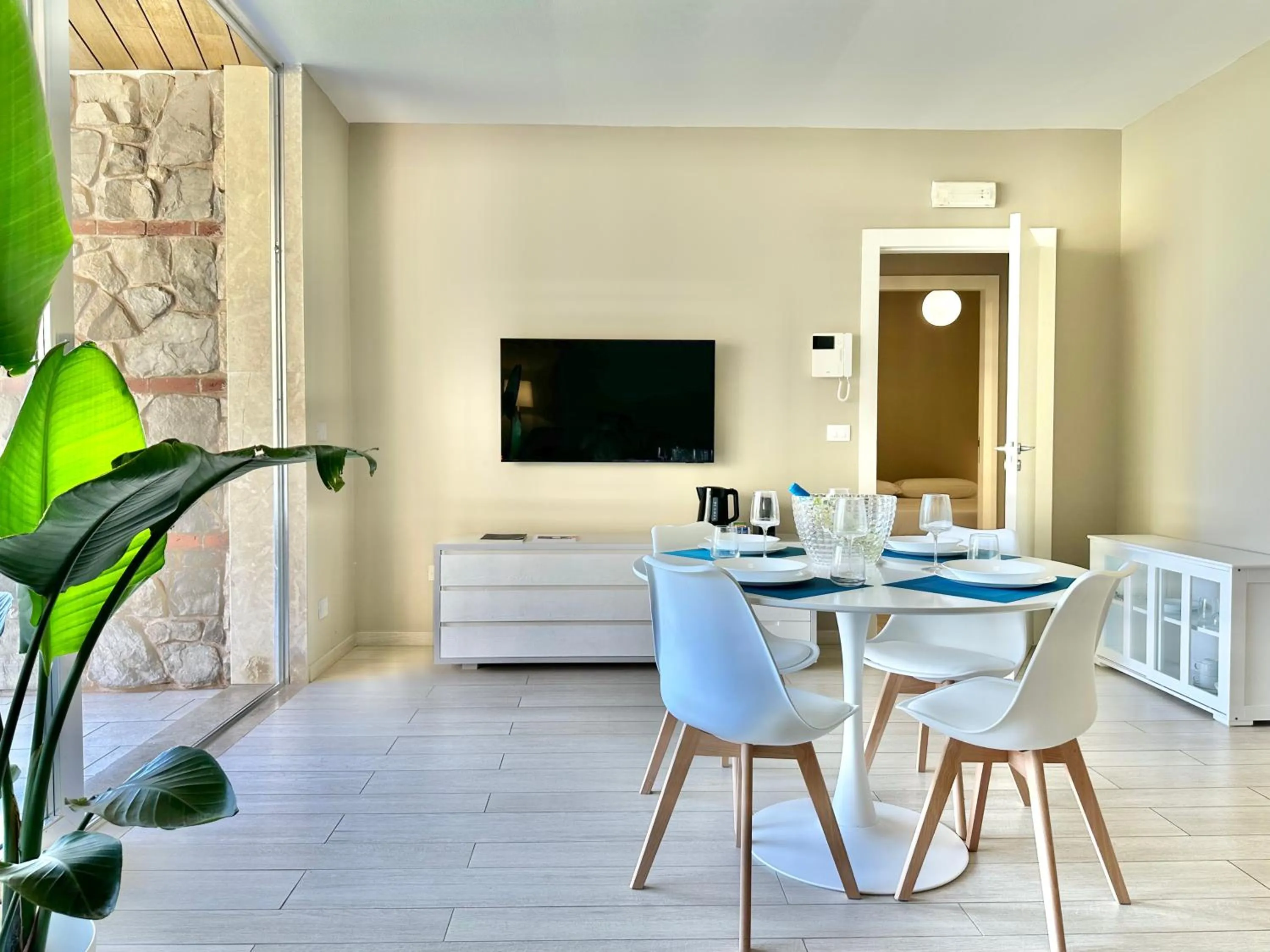 Isola Bella Infinity Suites