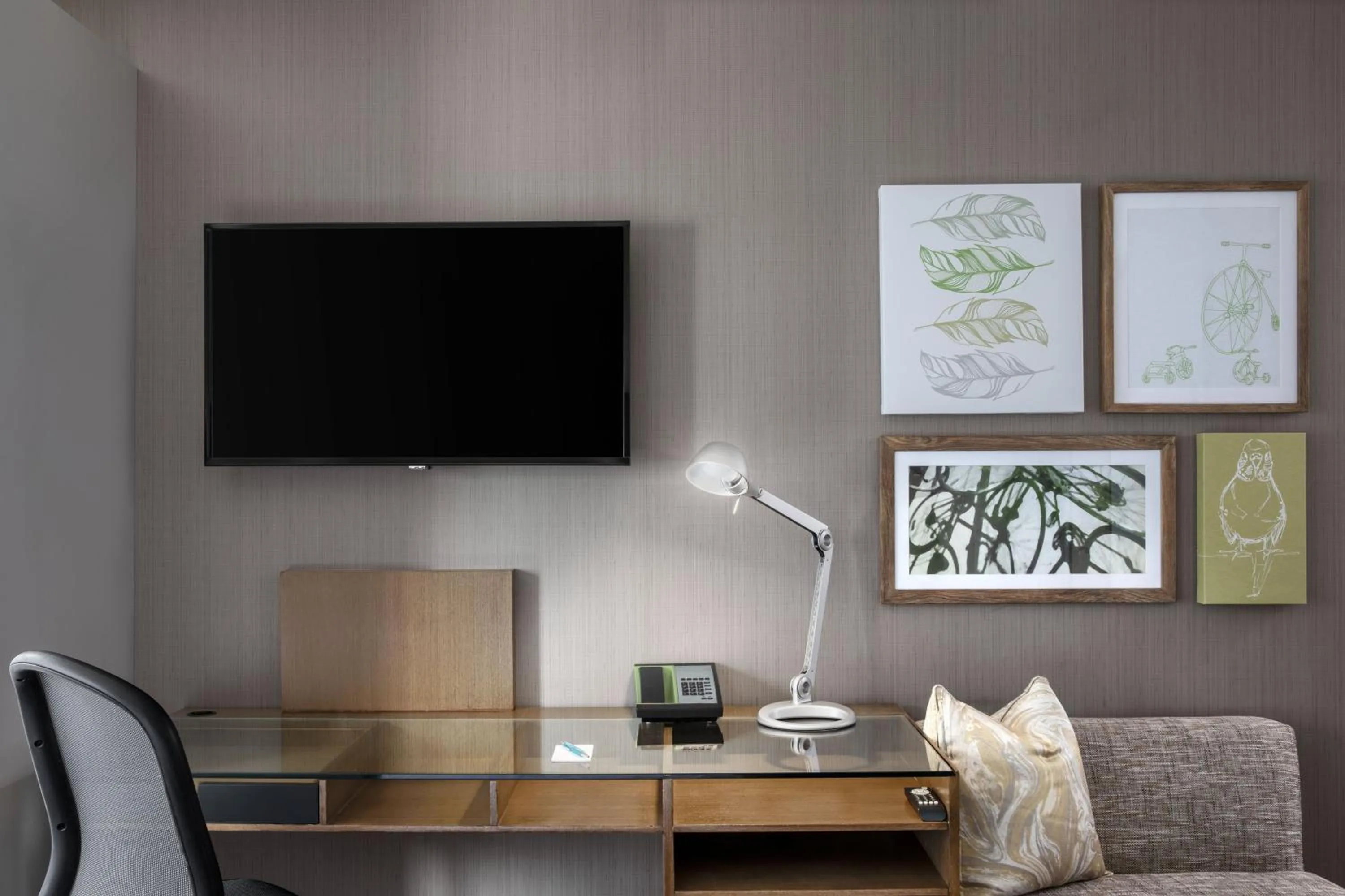 Photo of the whole room in Element Times Square West