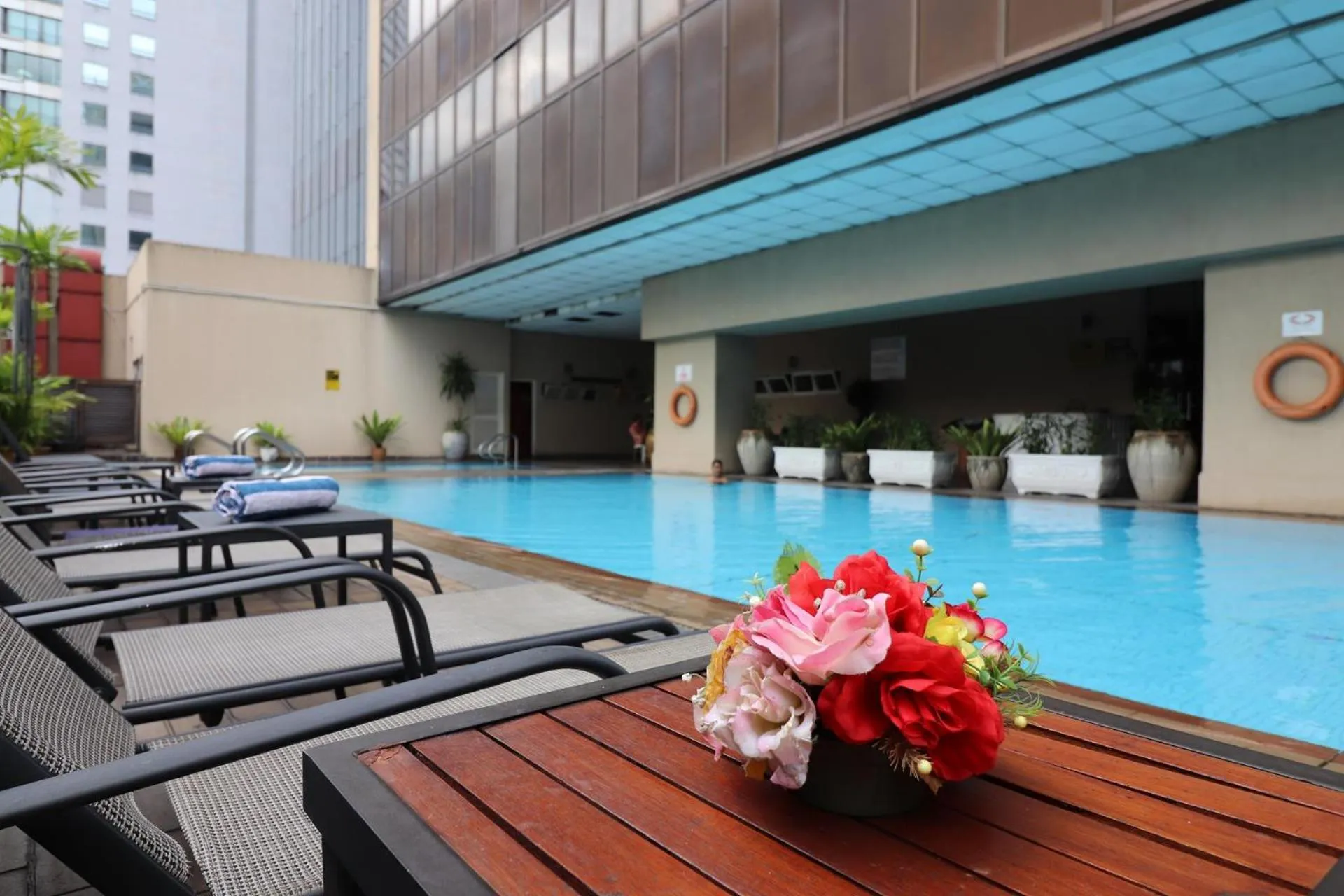 Swimming pool in Hotel Grand Continental Kuala Lumpur