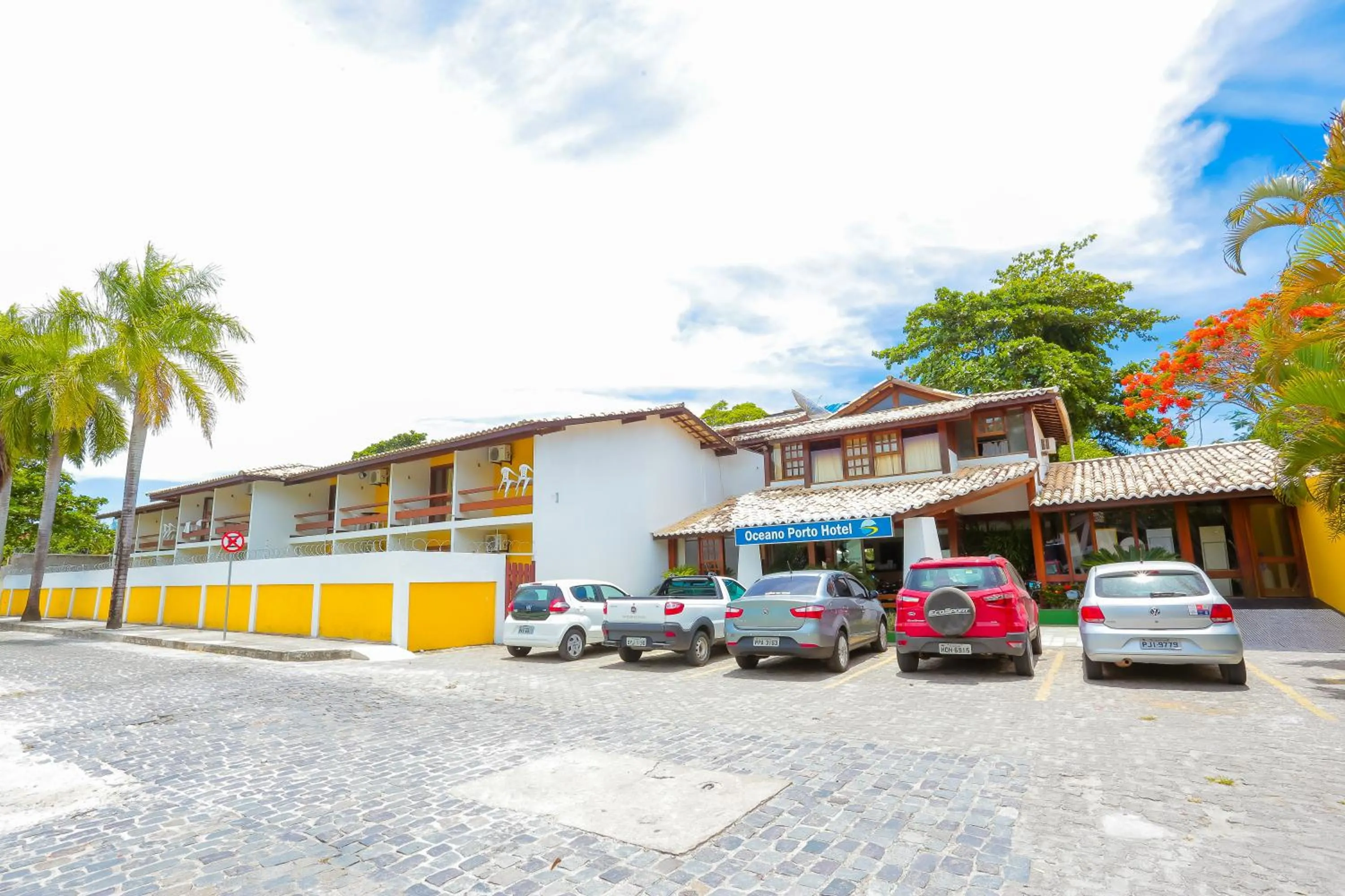 Property building in Rede Andrade Estrela Dalva Centro Hotel