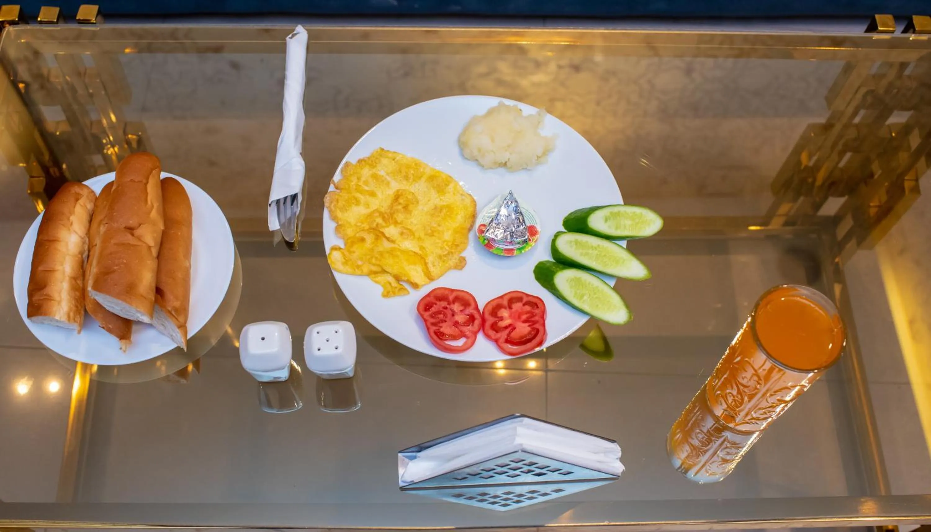 Food and drinks in Egyptian Night Hostel