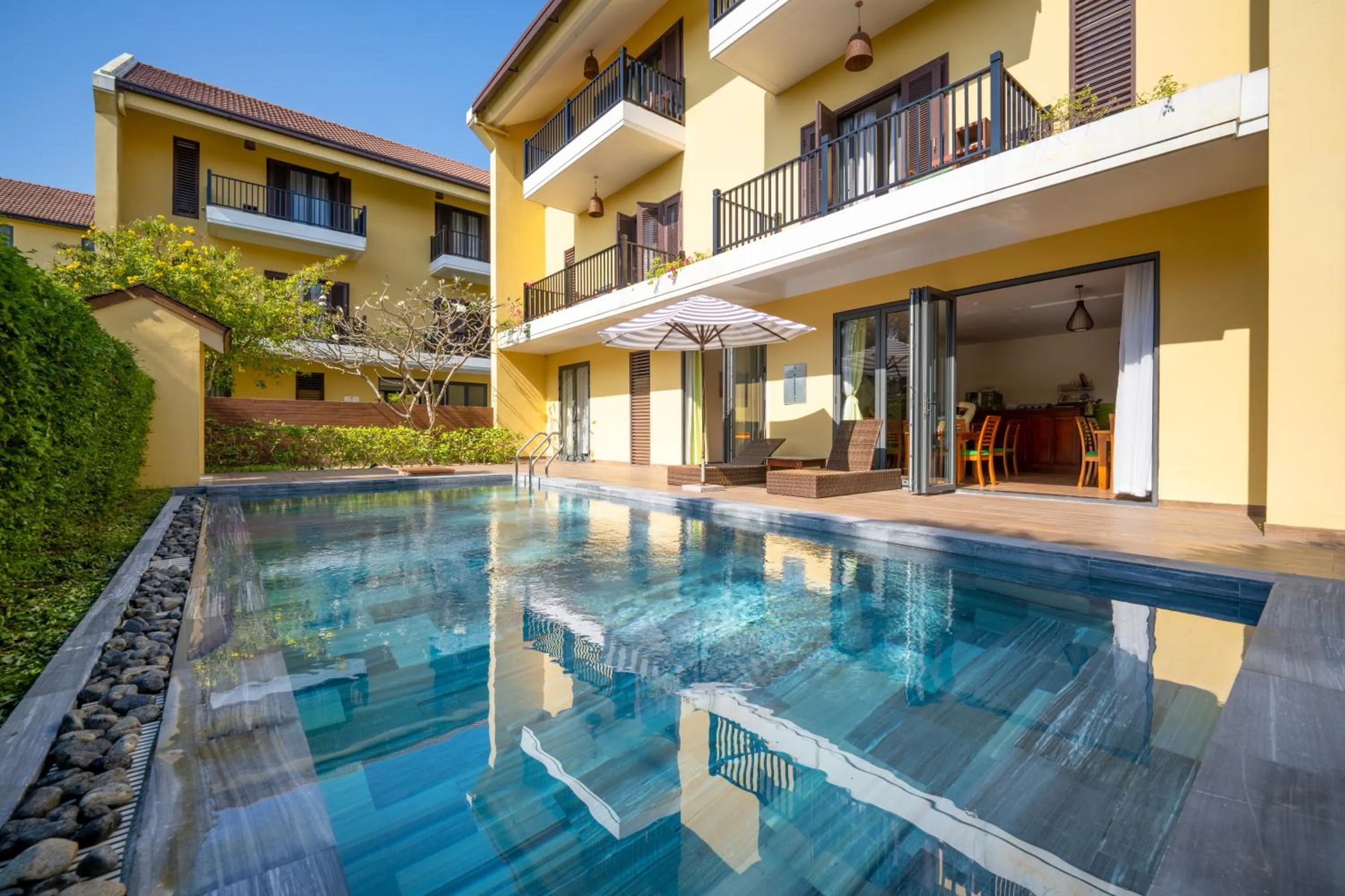 Hoa Co Villa - Garden & Poolview