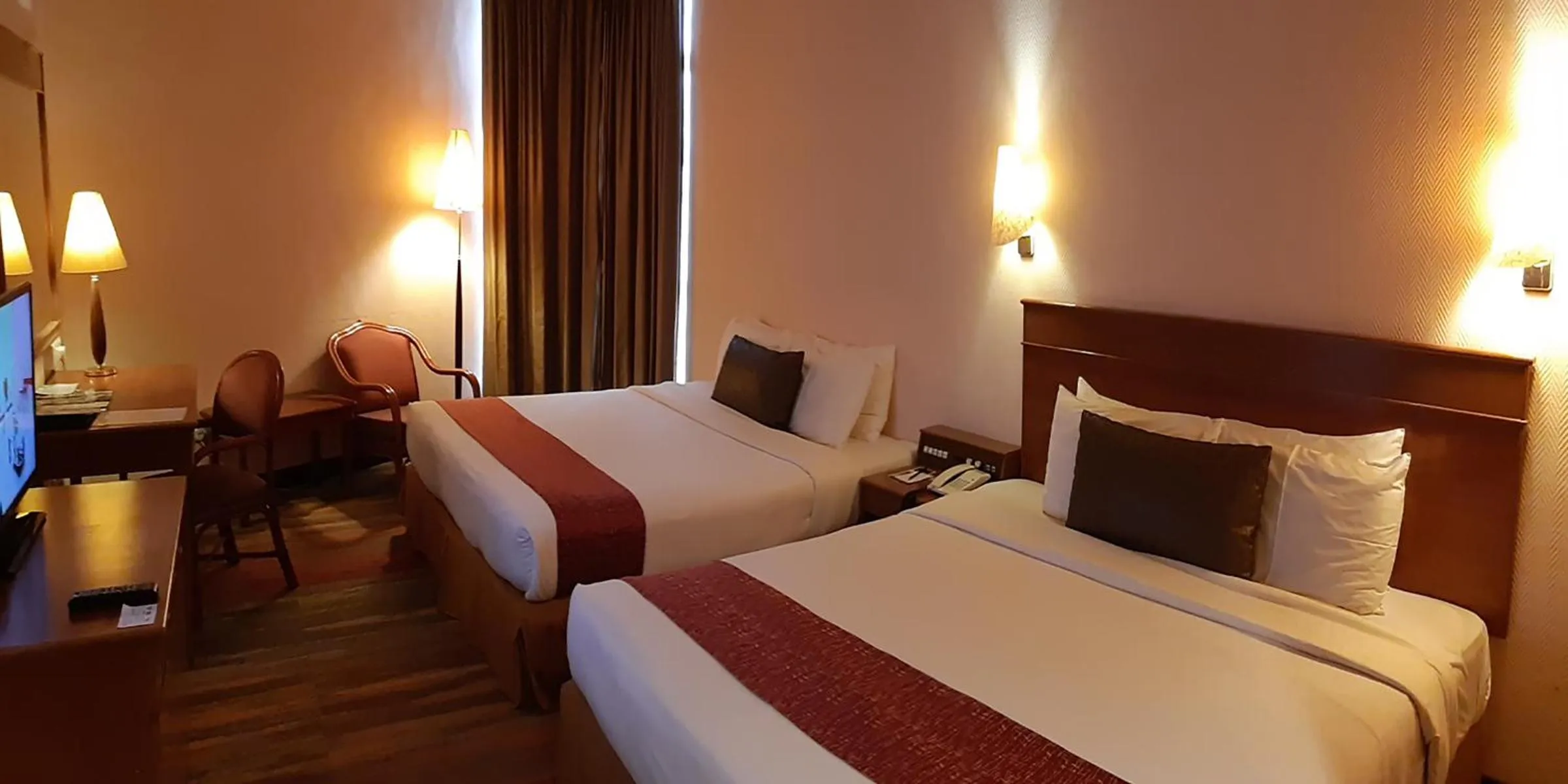 Bed in Hotel Grand Continental Kuala Terengganu