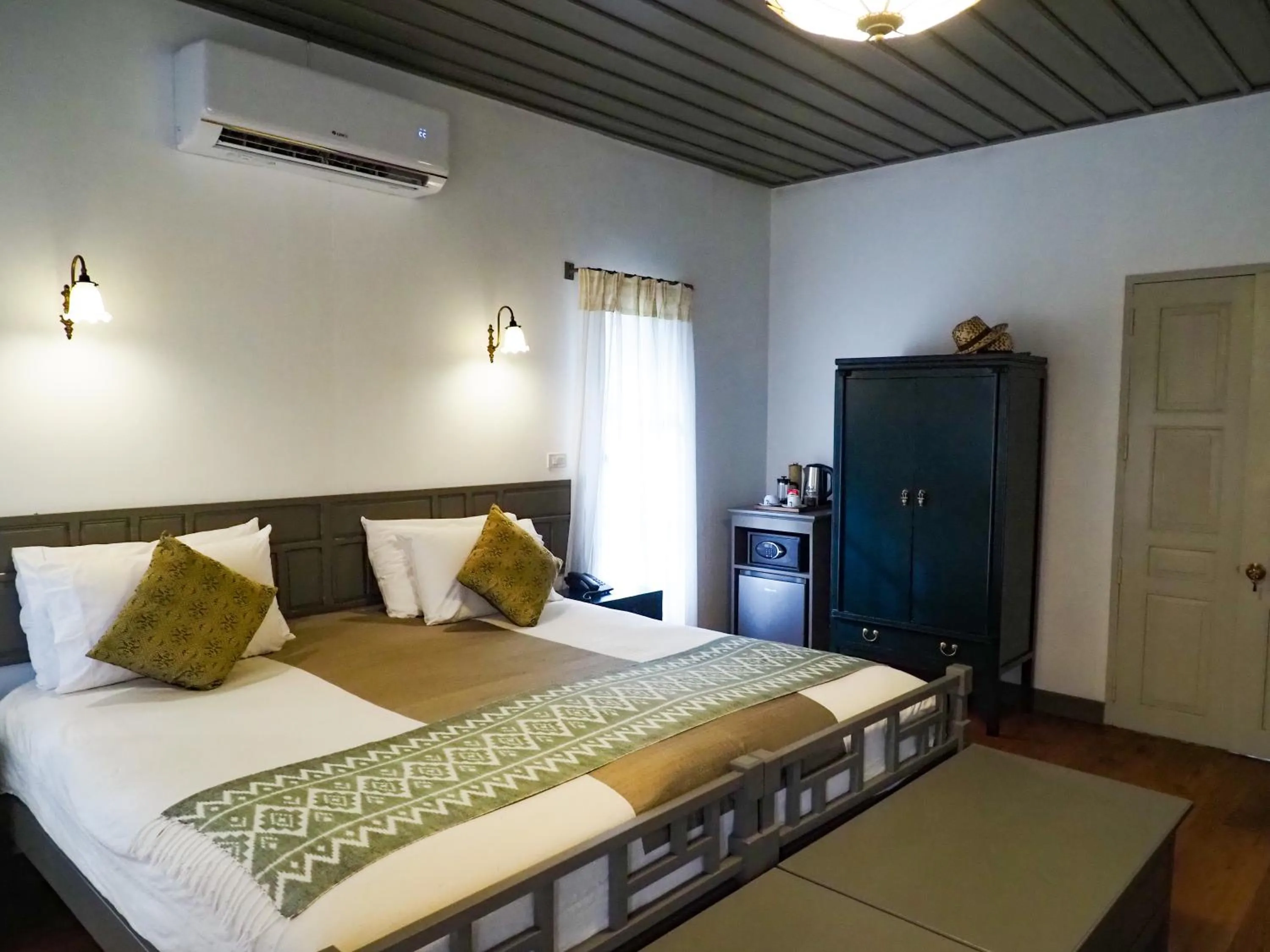 Bed in Satri House Hotel