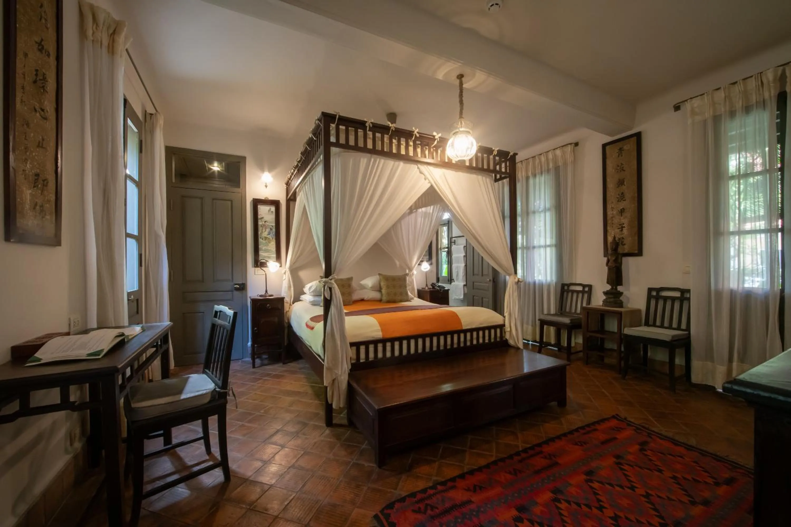 Bed in Satri House Hotel