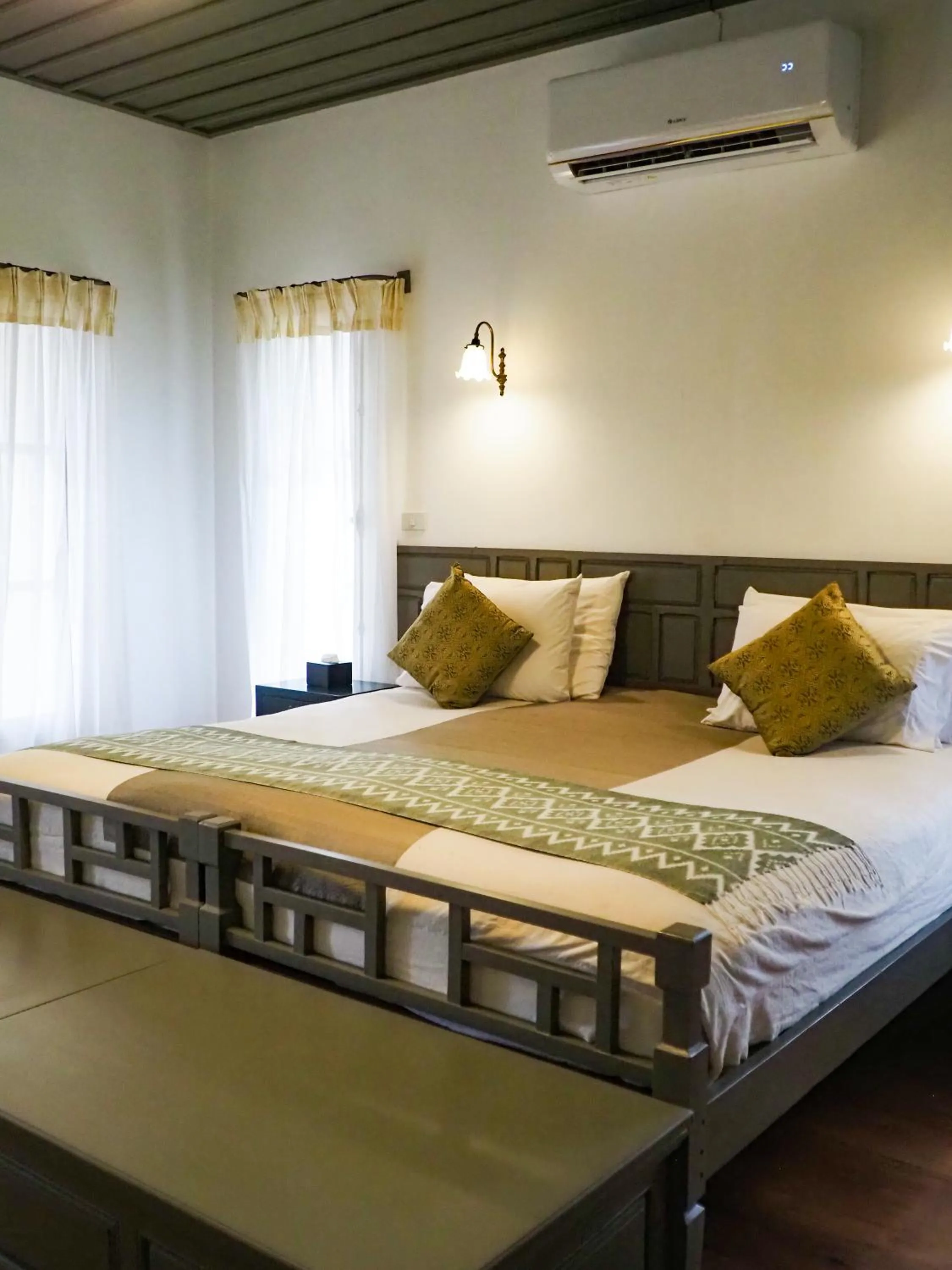 Bed in Satri House Hotel