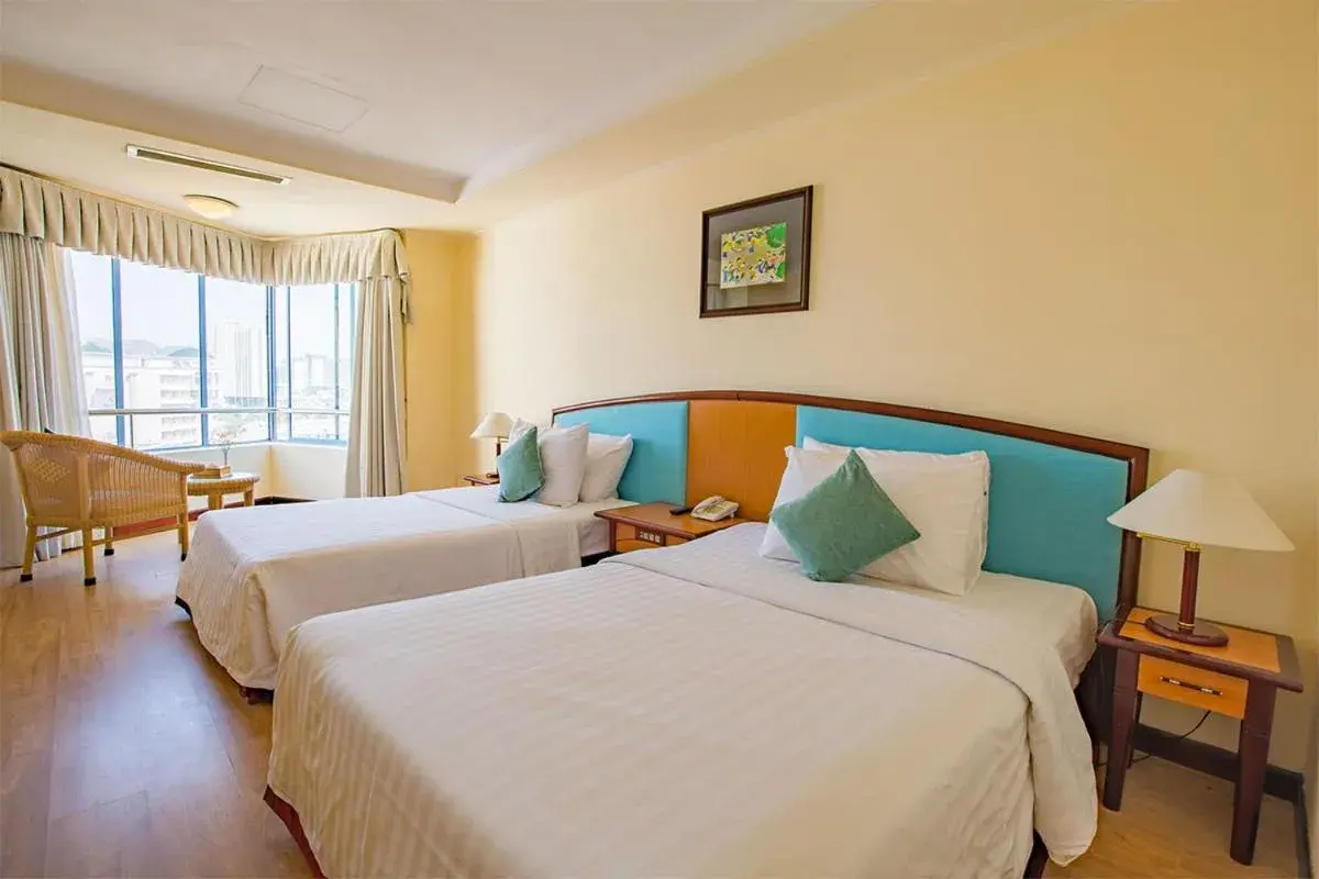 Superior Double or Twin Room with Sea View in Yasaka Saigon Nha Trang Hotel & Spa Superior Double or Twin Room with Sea View in Yasaka Saigon Nha Trang Hotel & Spa