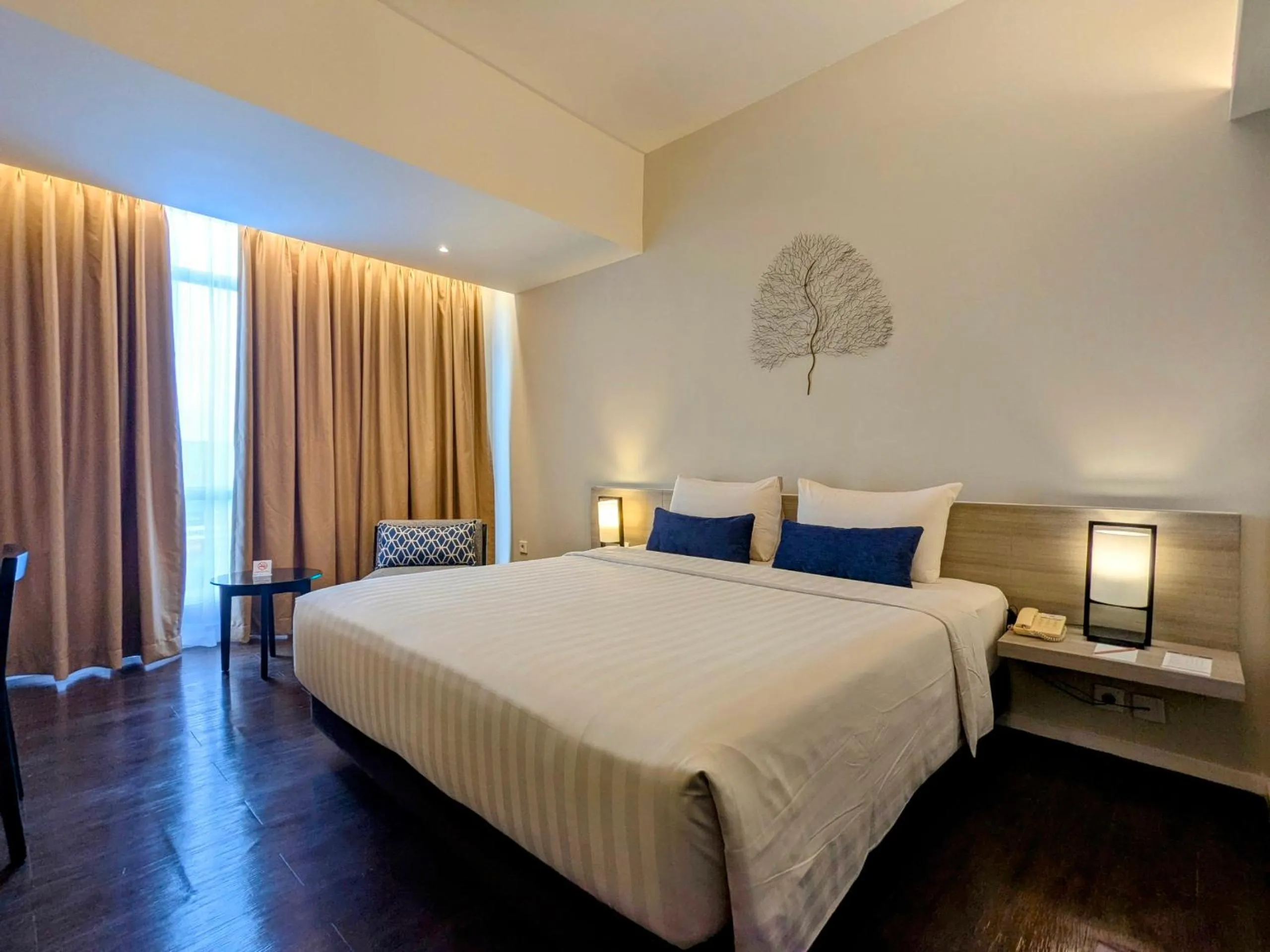 Superior Double Room in Grand Zuri Cikarang Jababeka