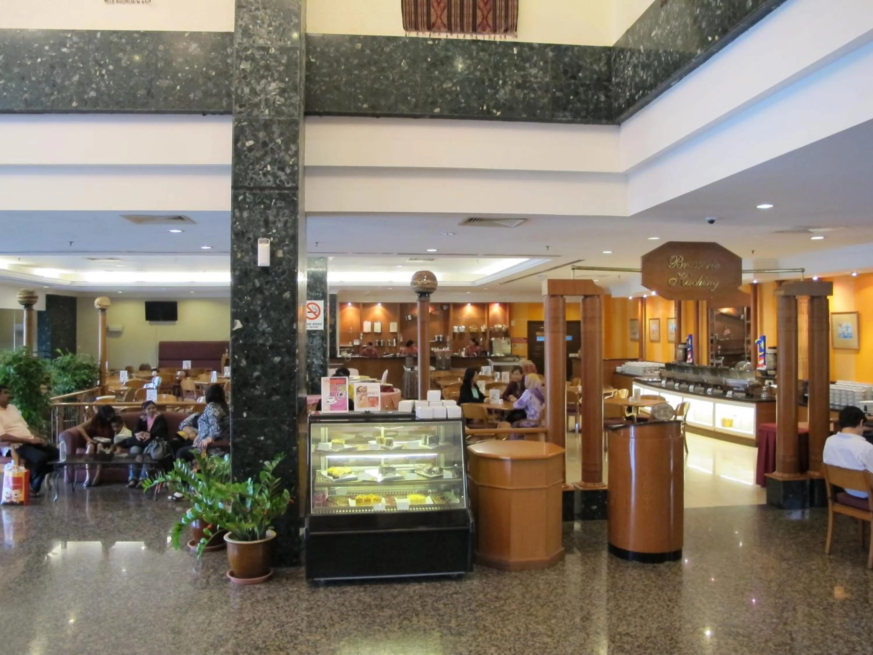 Restaurant/places to eat in Hotel Grand Continental Kuching