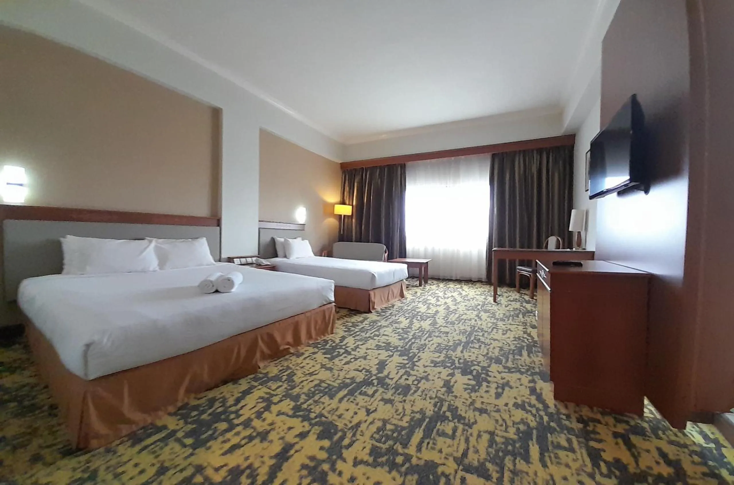 Bedroom, Bed in Hotel Grand Continental Kuching