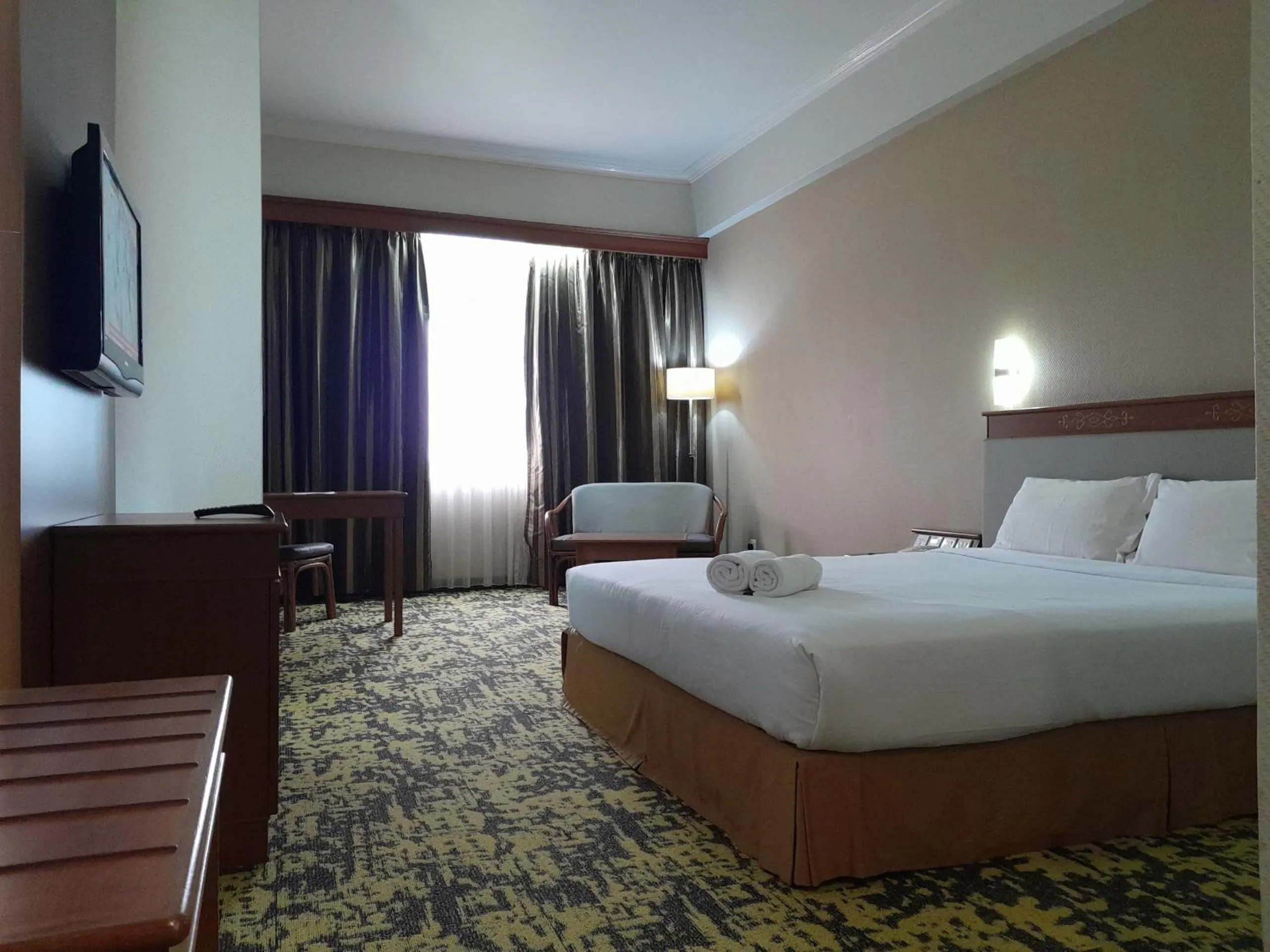 Bedroom, Bed in Hotel Grand Continental Kuching