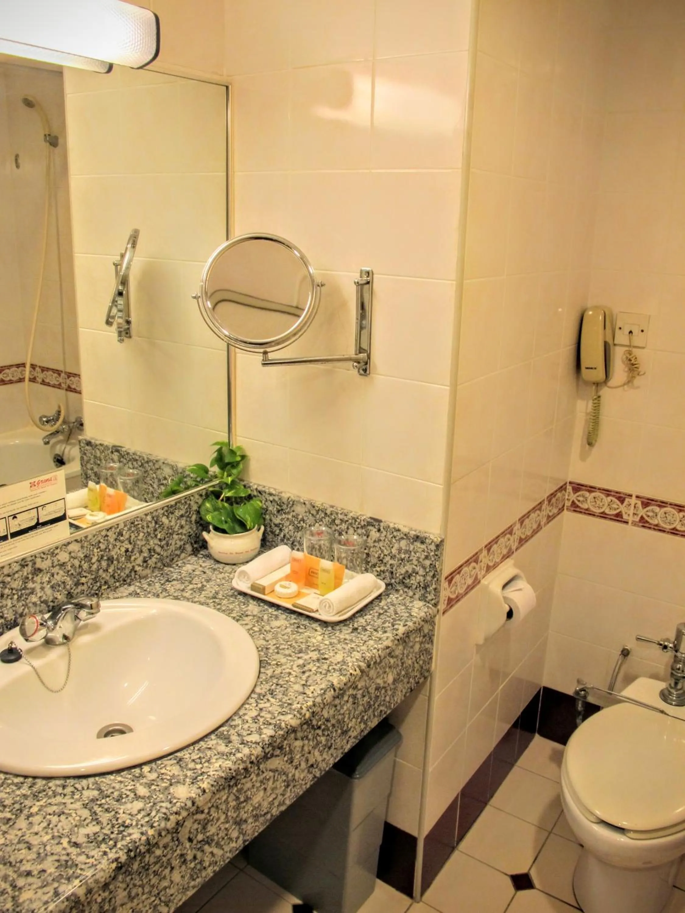 Bathroom in Hotel Grand Continental Kuching