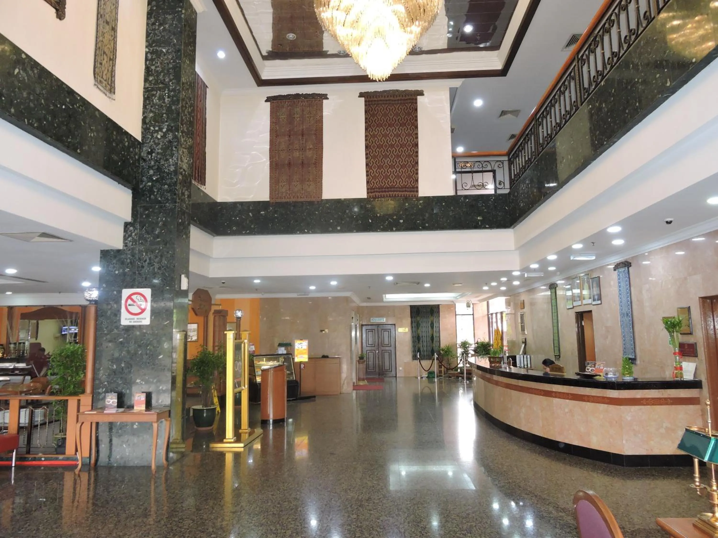 Lobby or reception in Hotel Grand Continental Kuching