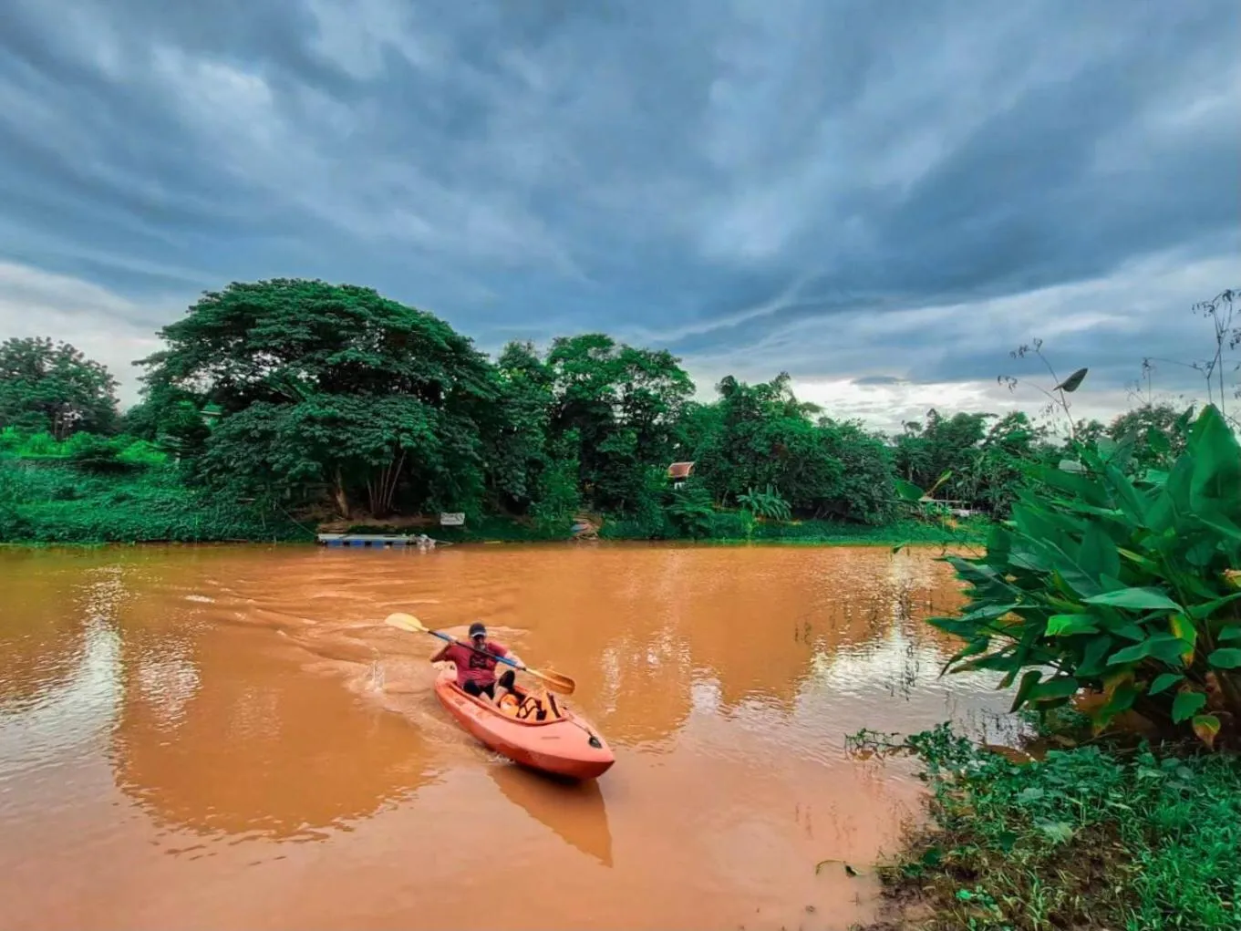 Canoeing in Villa San Pee Seua