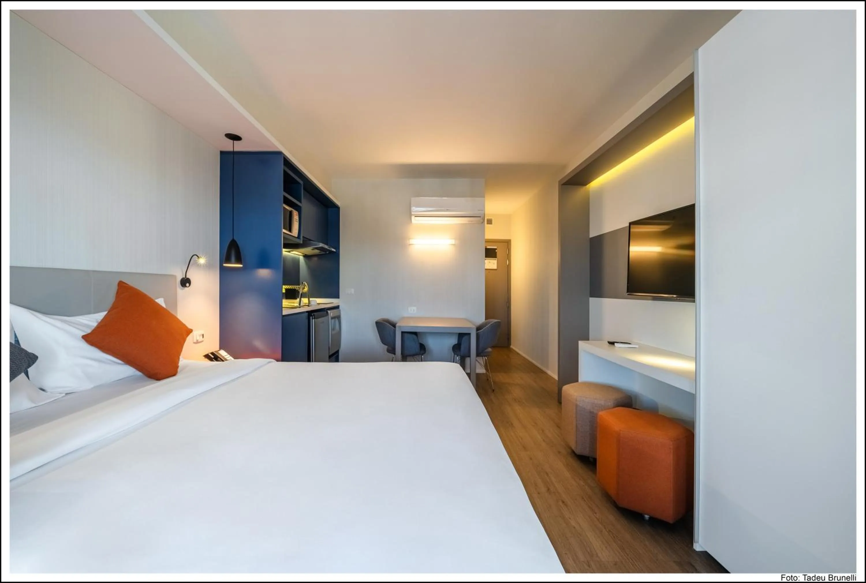 Kitchen or kitchenette, Bed in Mercure Sao Paulo Barra Funda